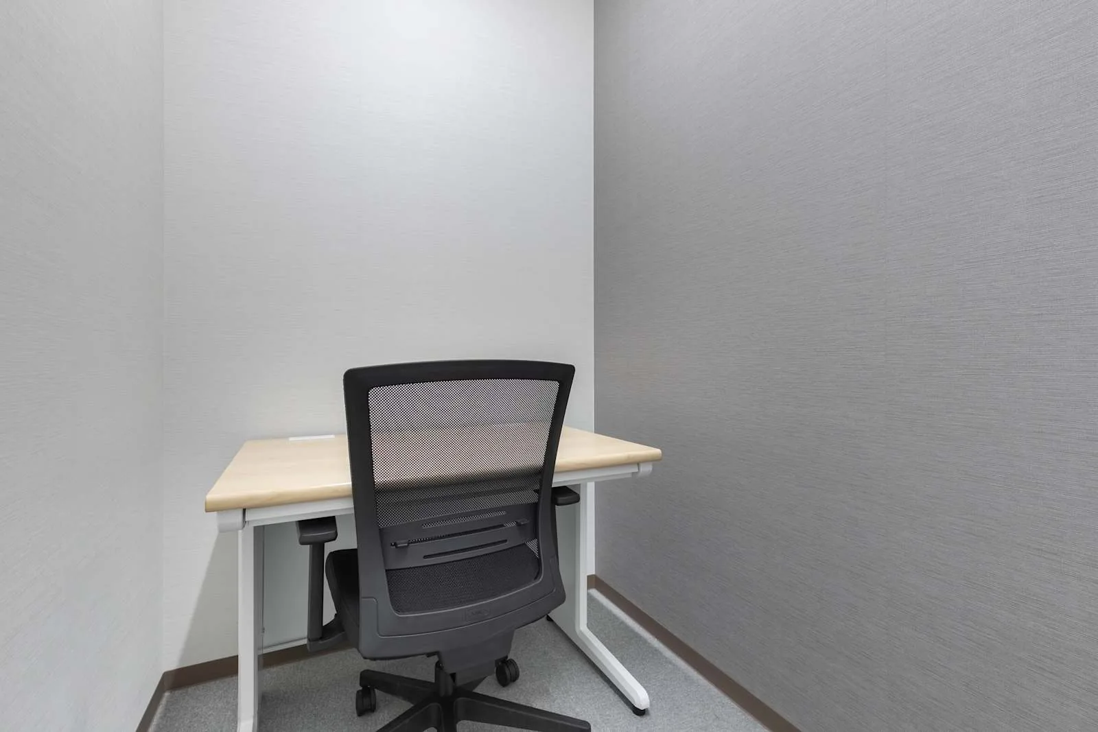 Open Office Tokyo, Tachikawa Eki Minami (Open Office)、電話ブース、東京