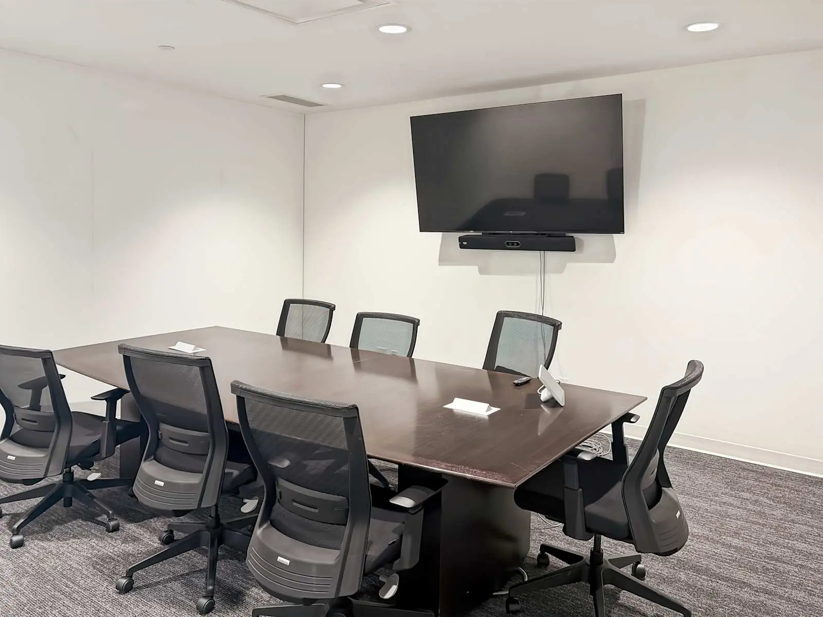 Regus AB, Calgary – 1St SW, Salle de réunion 7 personnes, Calgary, AB
