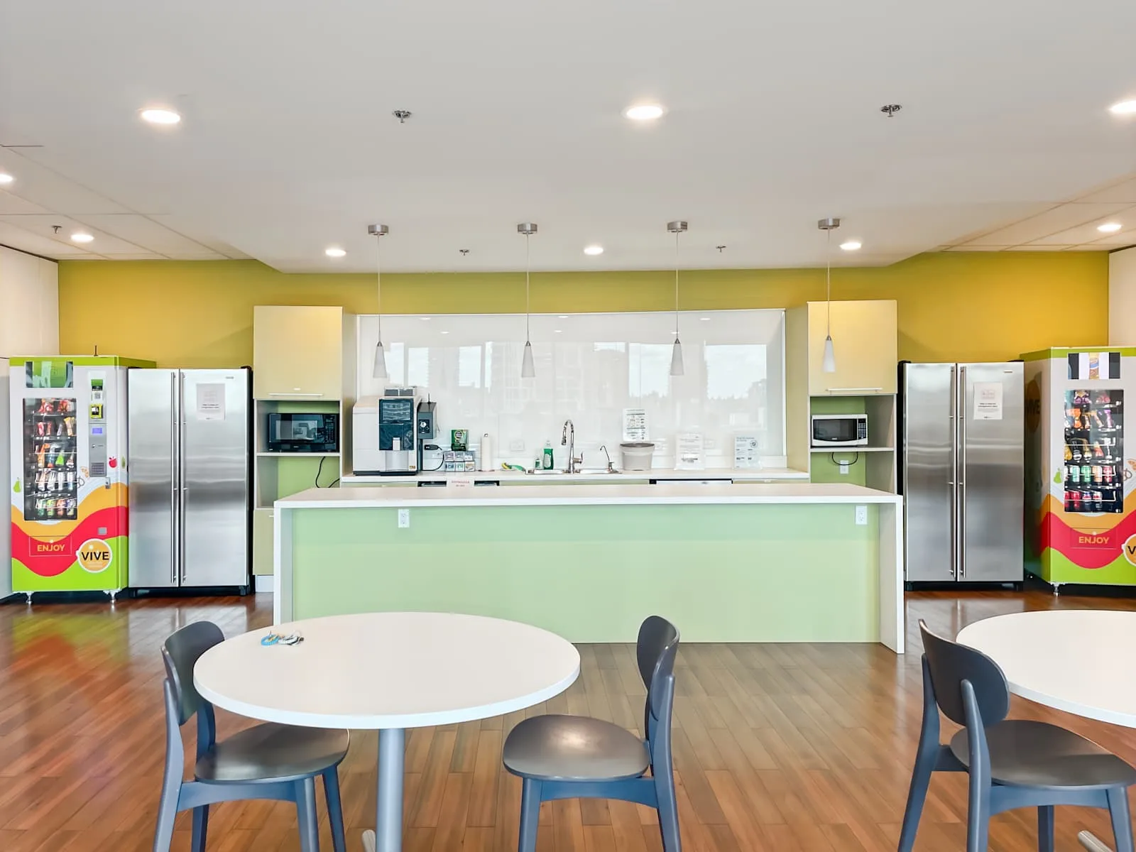 Regus AB, Calgary - 903 8th Ave, Cafétéria, Calgary, AB