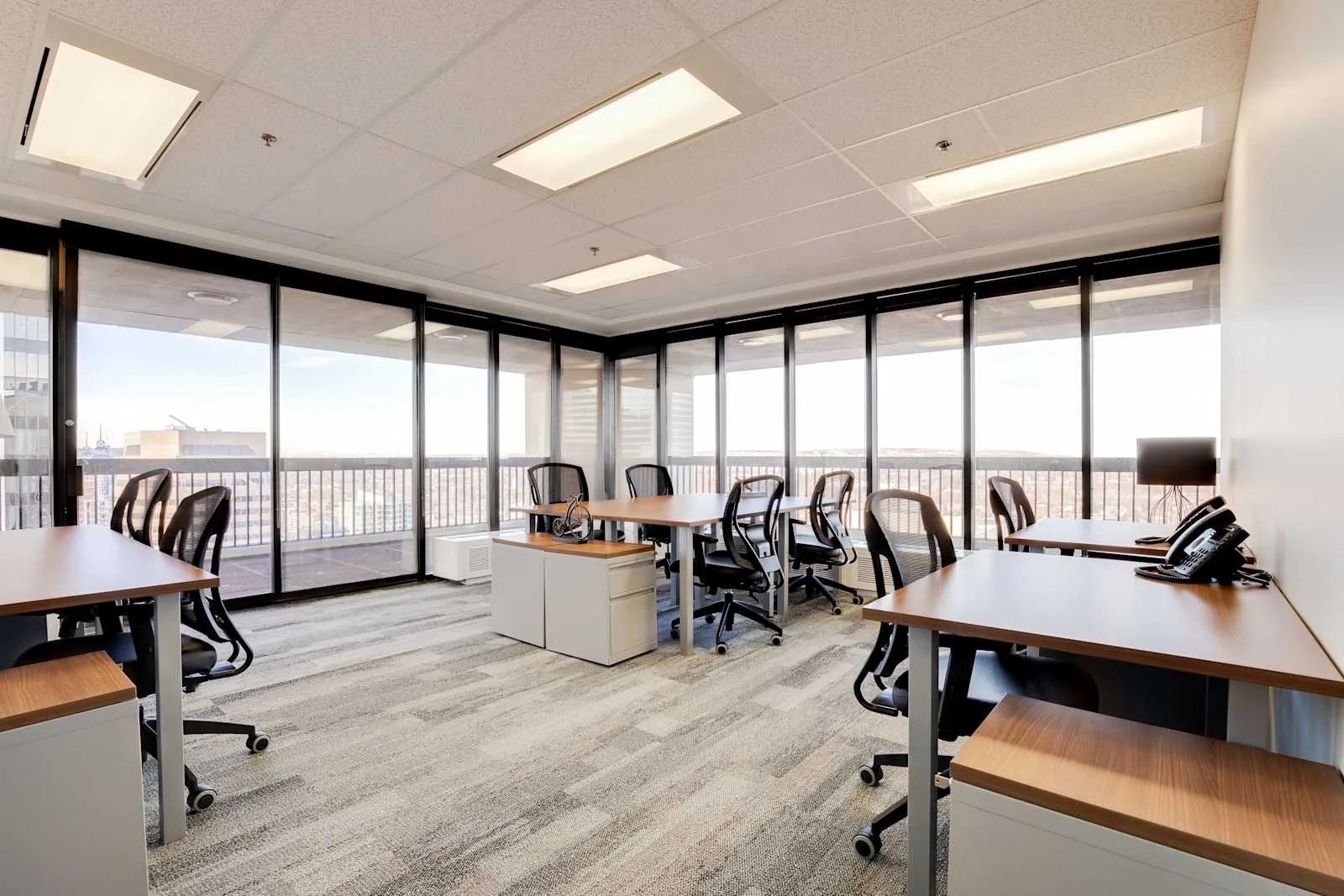 Regus AB, Calgary - McDougall, Bureau privatif 8 postes, Calgary, AB