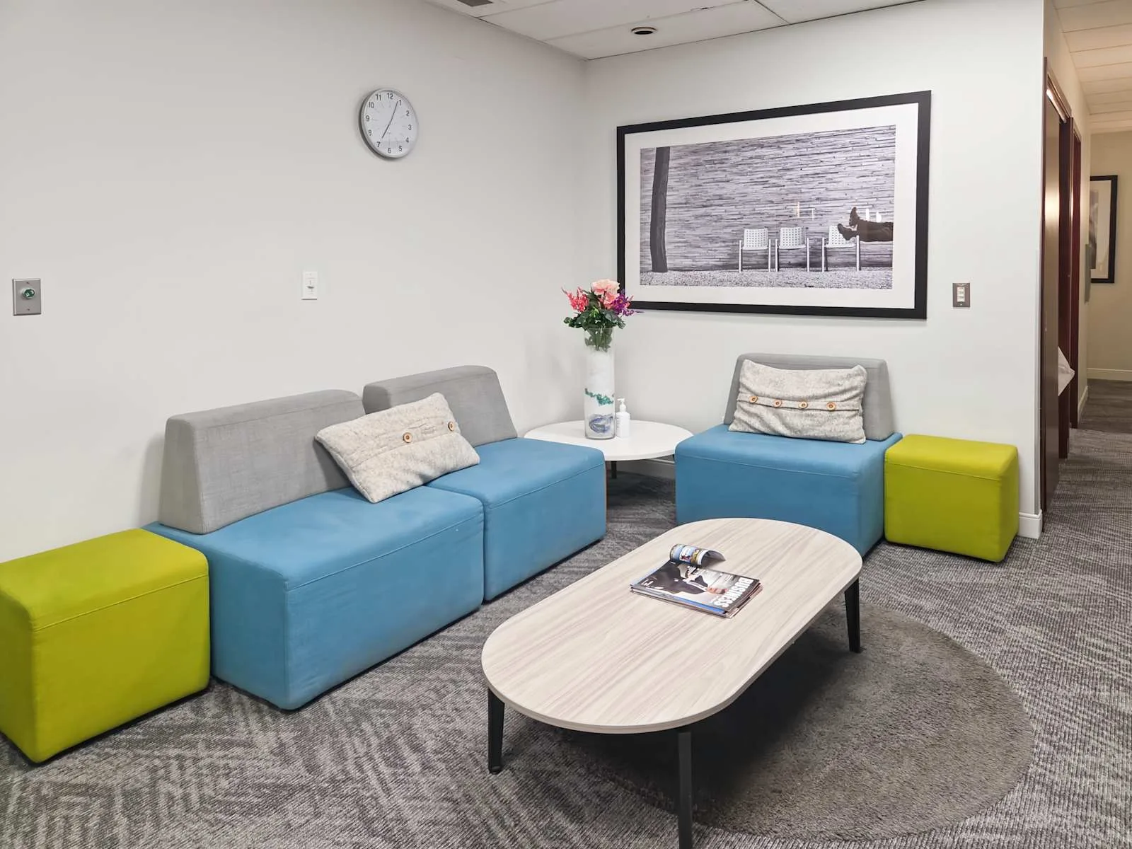 Regus AB, Calgary – One Executive Place, Espace détente, Calgary, AB