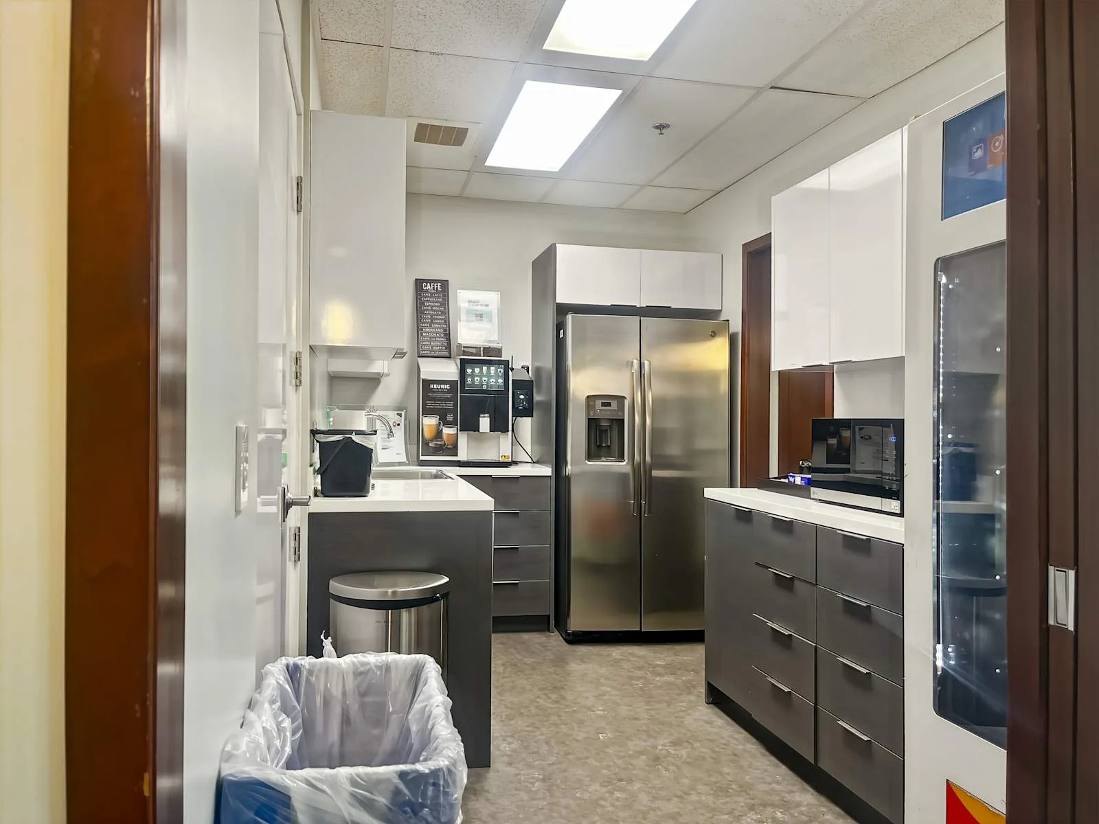Regus AB, Calgary – One Executive Place, Cuisine, Calgary, AB