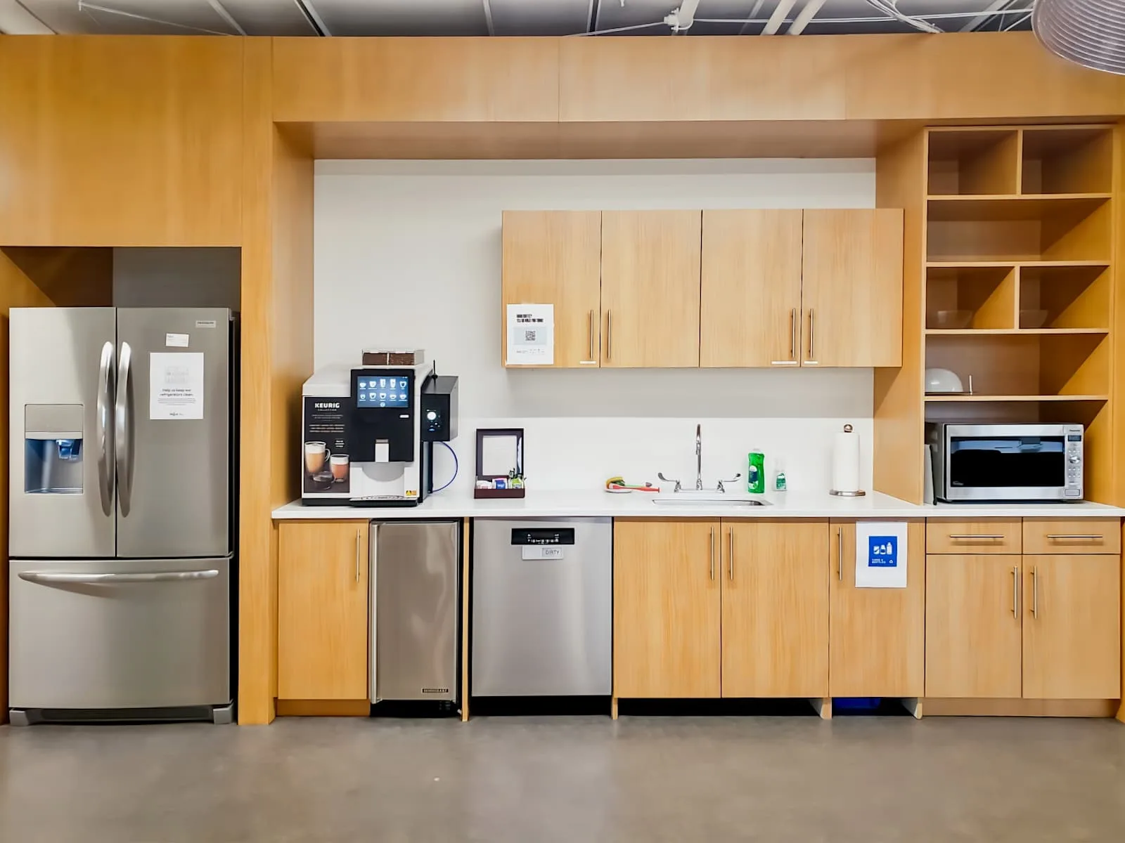 Regus AB, Calgary – Quarry Park, Cuisine, Calgary, AB