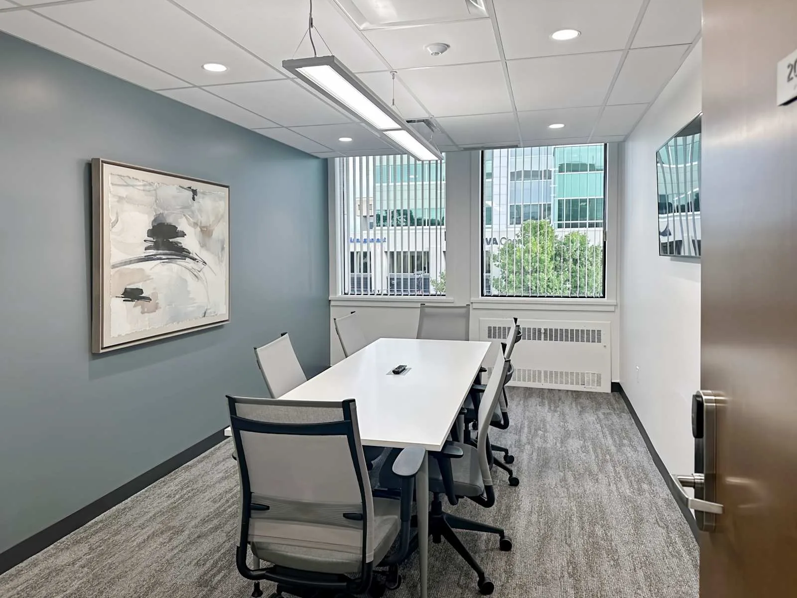 Regus AB, Red Deer - 50 Street, Salle de réunion 6 personnes, Red Deer, AB