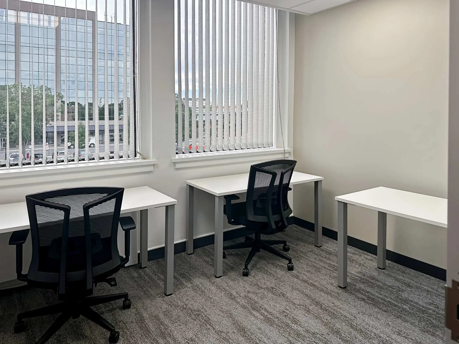 Regus AB, Red Deer - 50 Street, Bureau privatif 3 postes, Red Deer, AB