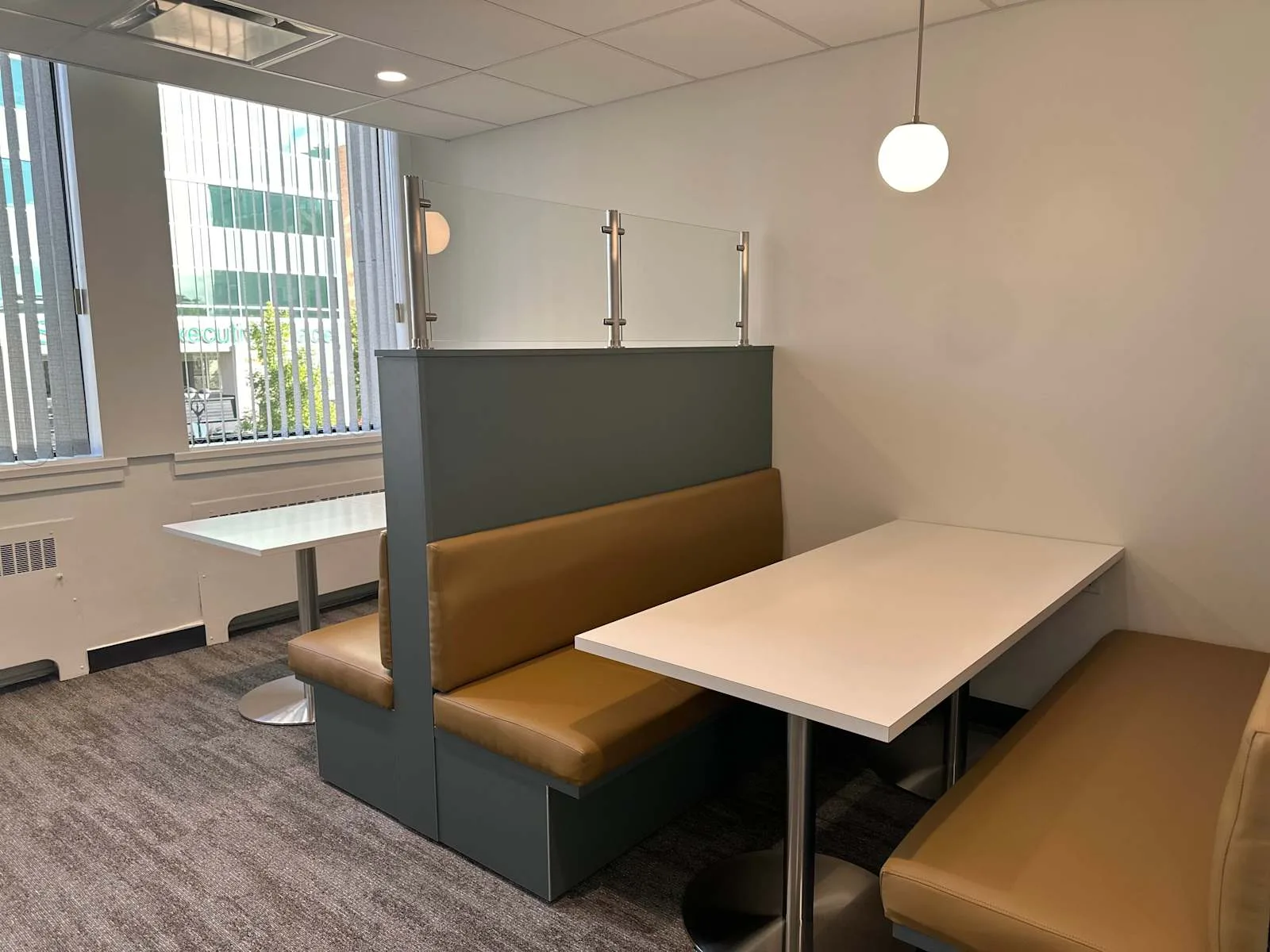 Regus AB, Red Deer - 50 Street, Cafétéria, Red Deer, AB