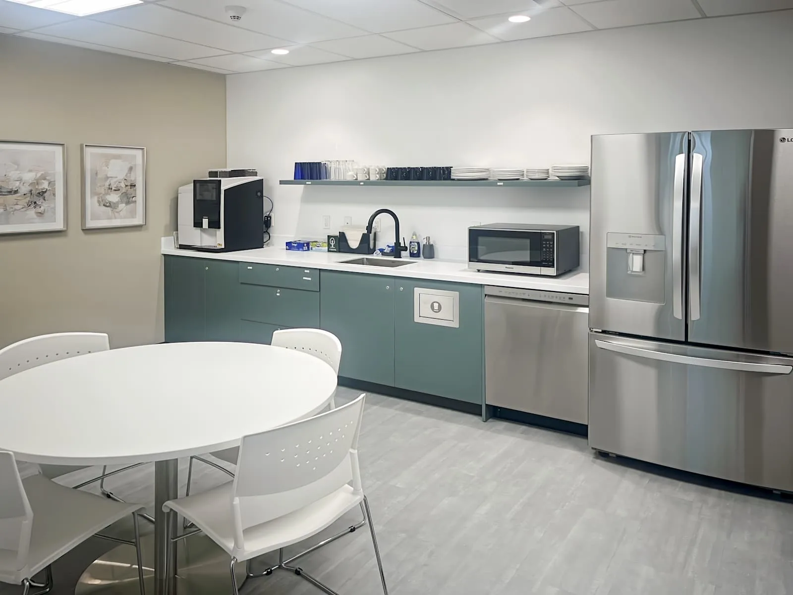 Regus AB, Red Deer - 50 Street, Cuisine, Red Deer, AB