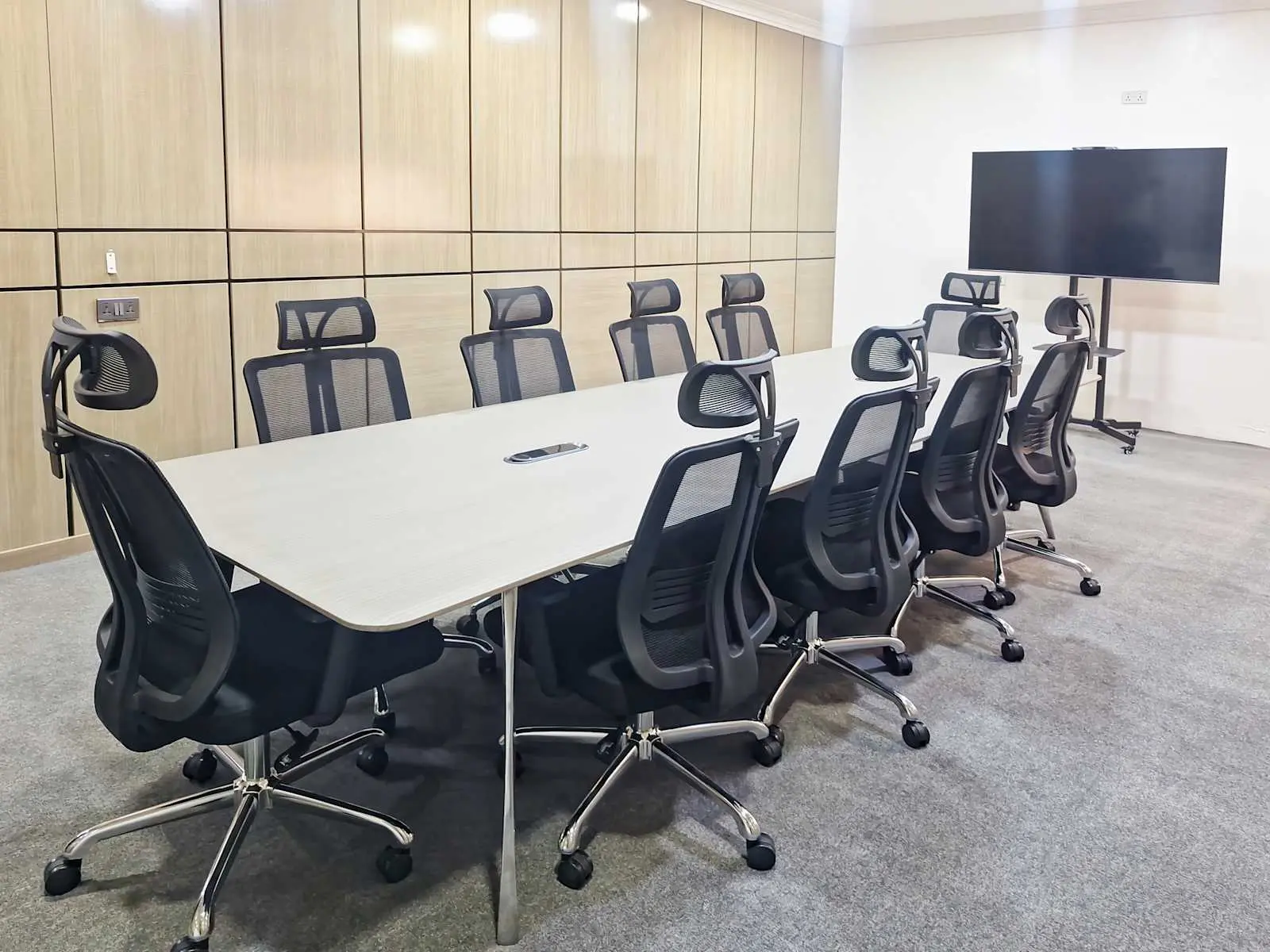 Regus Abuja, Jabi, Meeting room for 12 people, Abuja