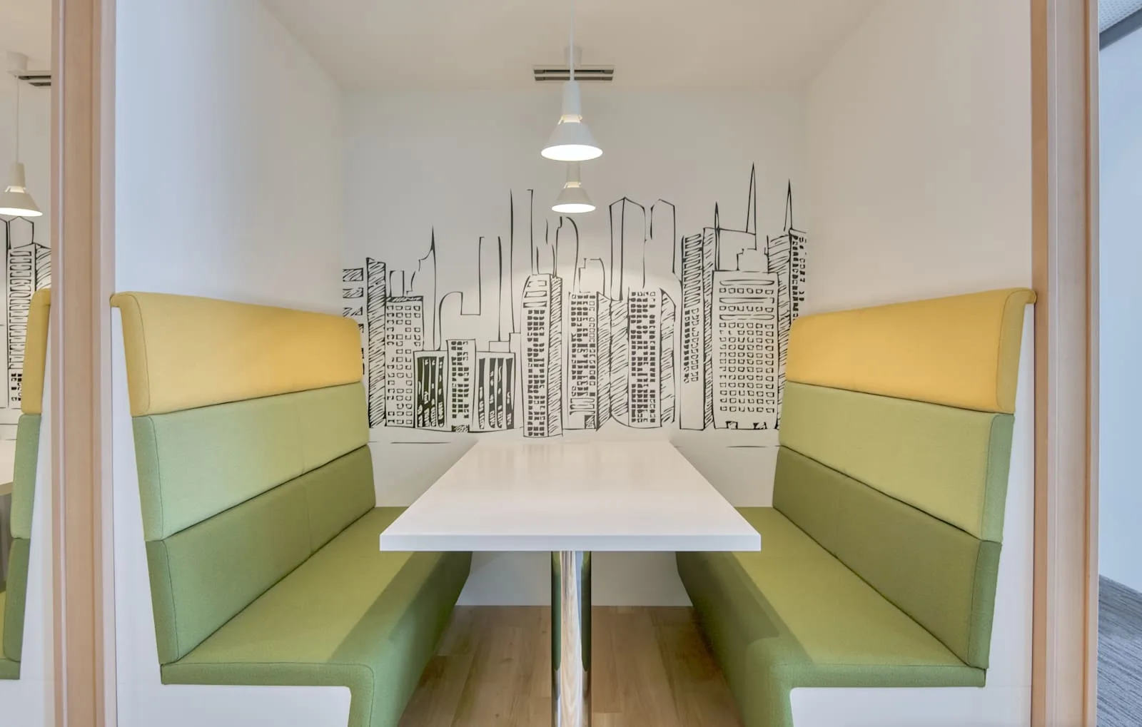 Regus Aichi, Mikawa Anjo, Meeting room for 4 people, Aichi