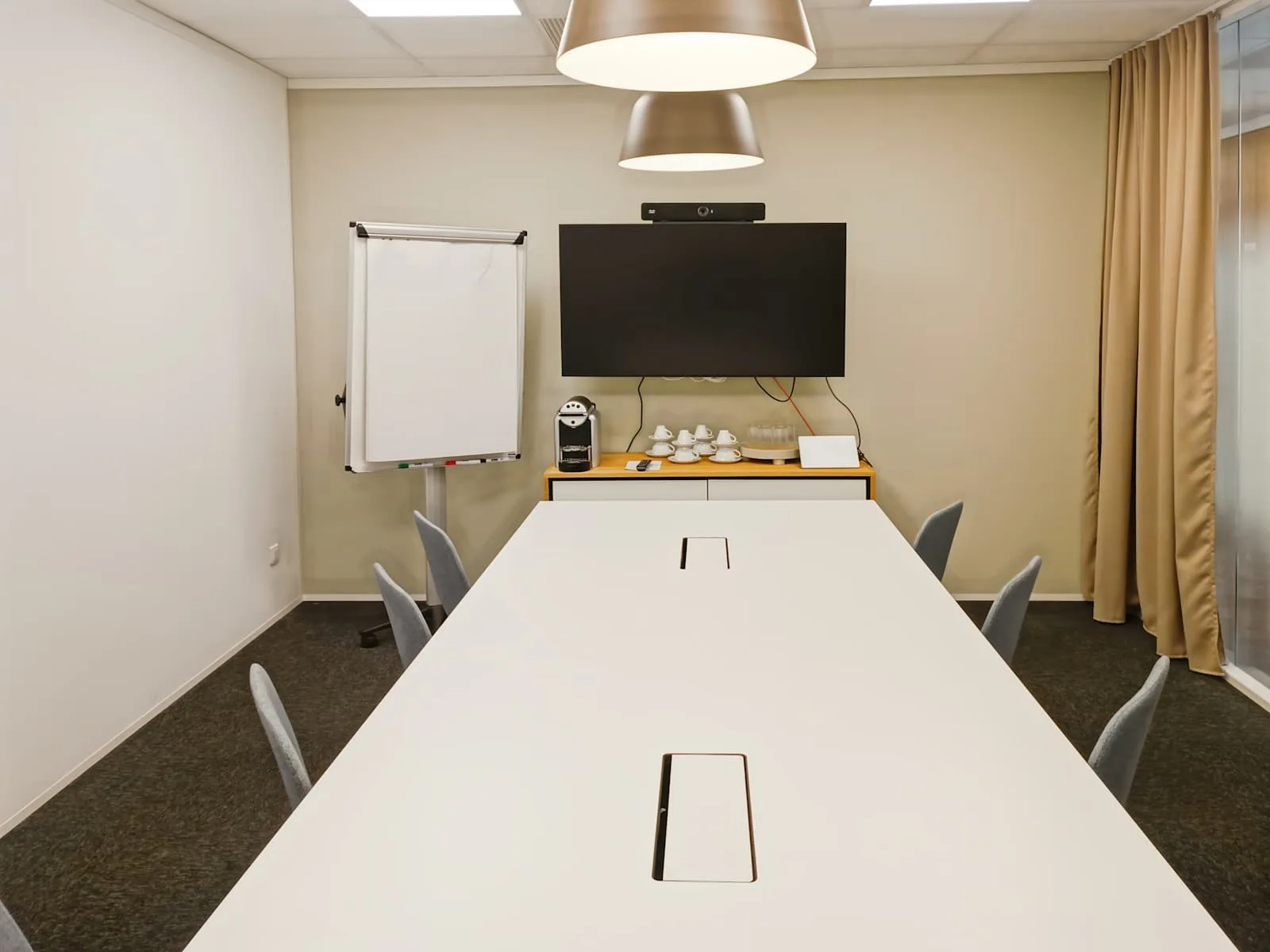 Regus Aix-en-Provence Regus Aix Les Milles, Salle de réunion 6 personnes, Aix-en-Provence