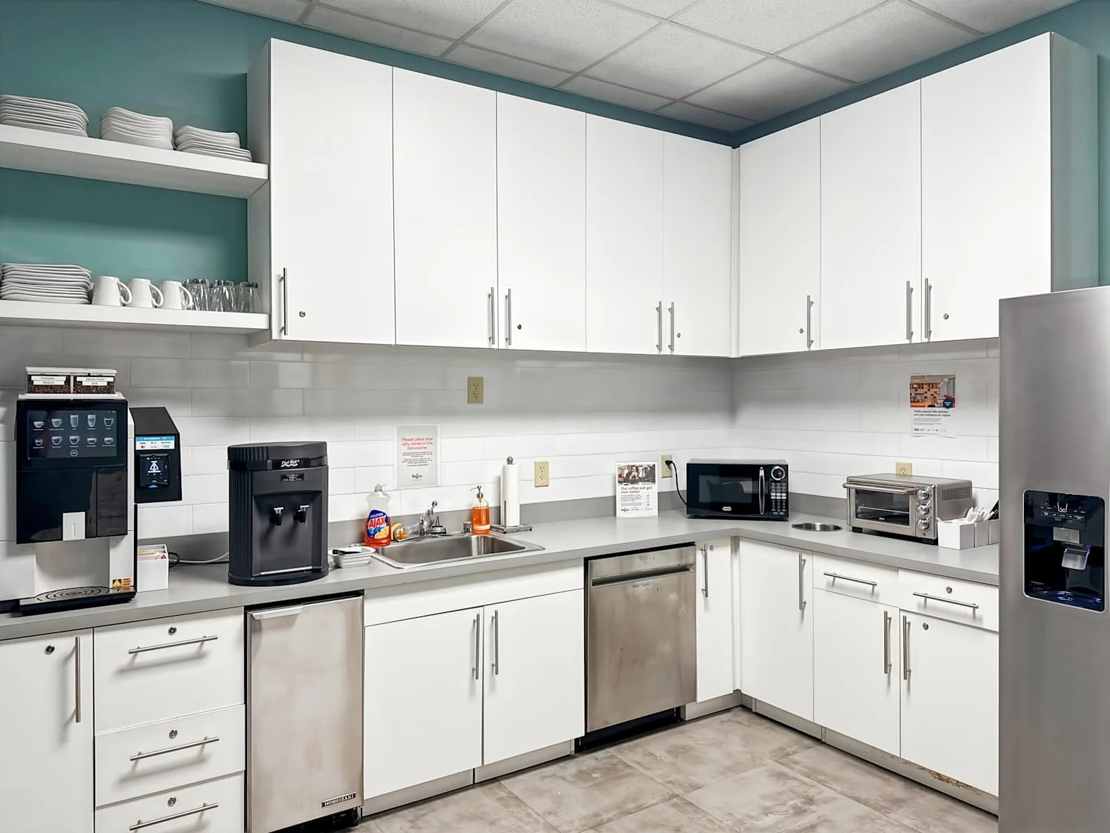 Regus AL, Huntsville - Cummings Research Park, Kitchen, Huntsville, AL