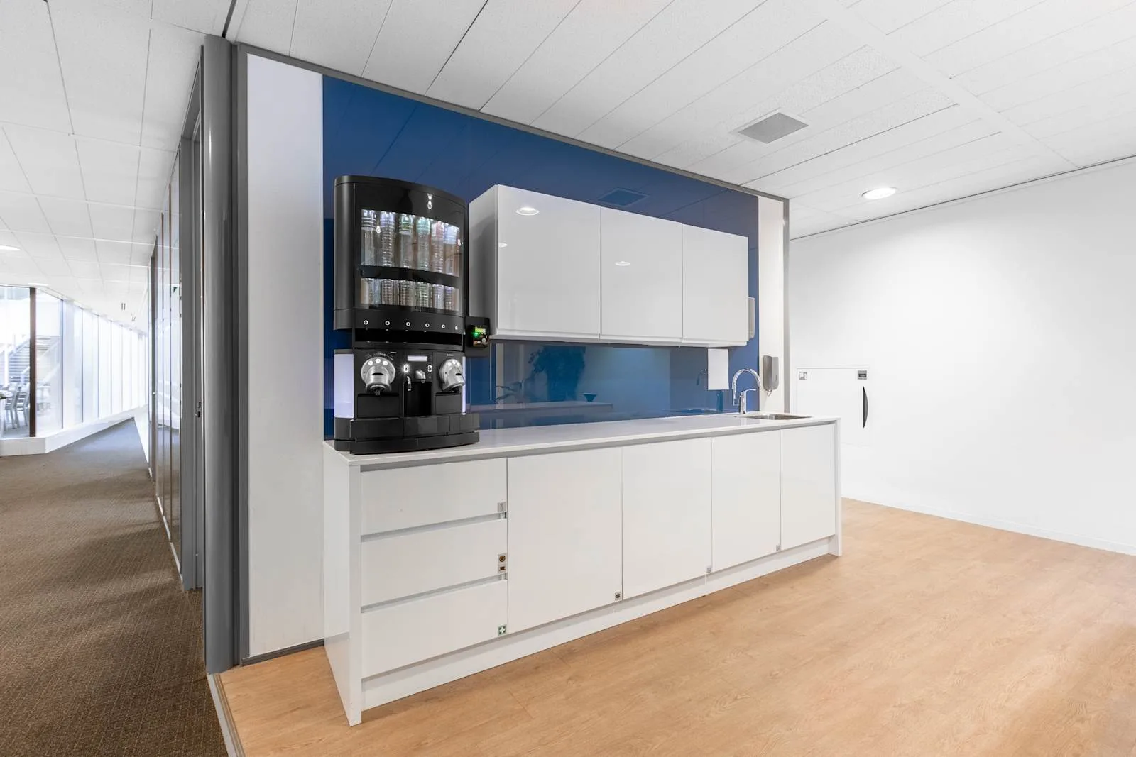 Regus AMSTERDAM, Vinoly, Kitchen, Amsterdam
