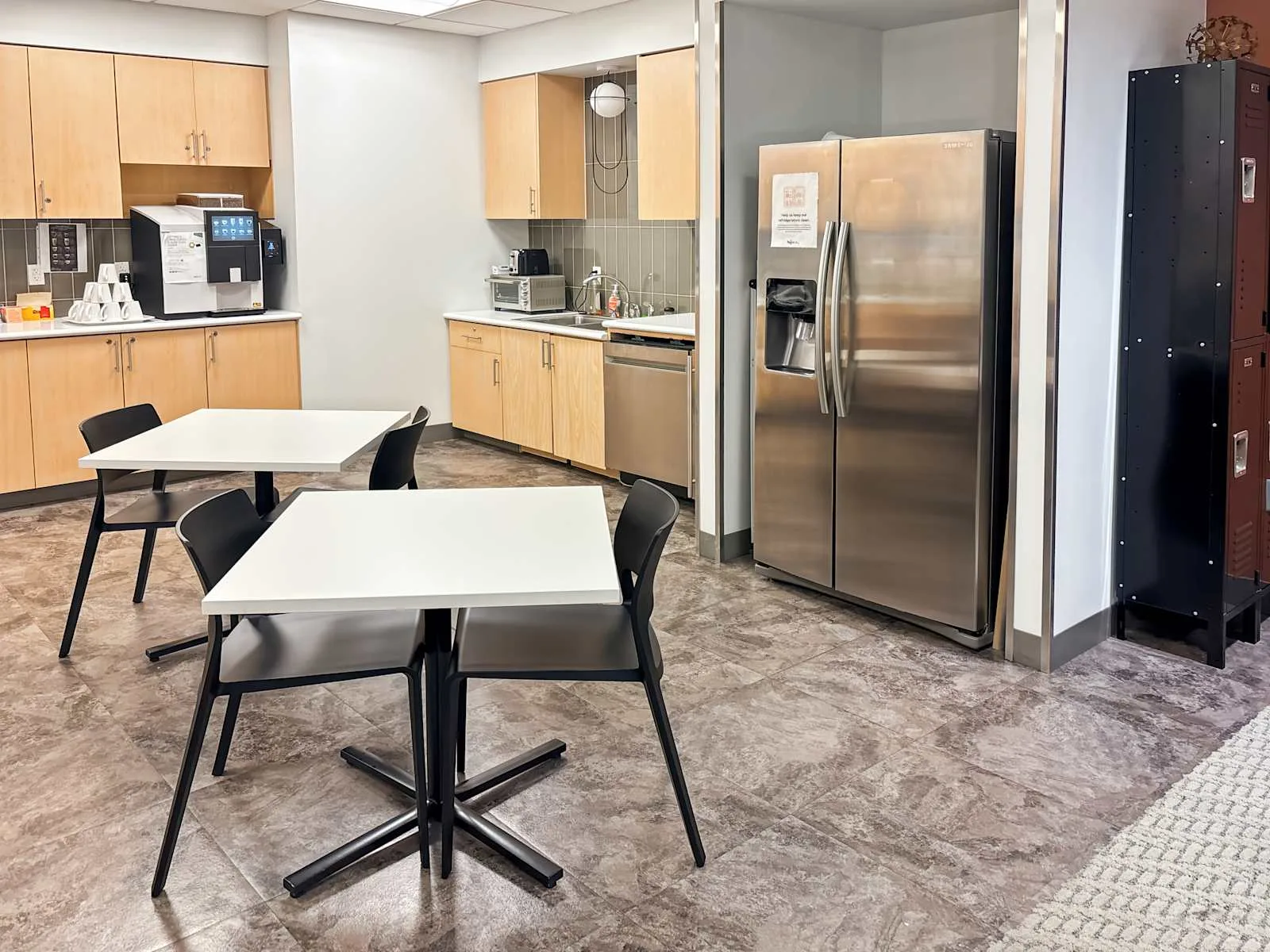 Regus AR, Bentonville - Bentonville Plaza, Kitchen, Bentonville, AR