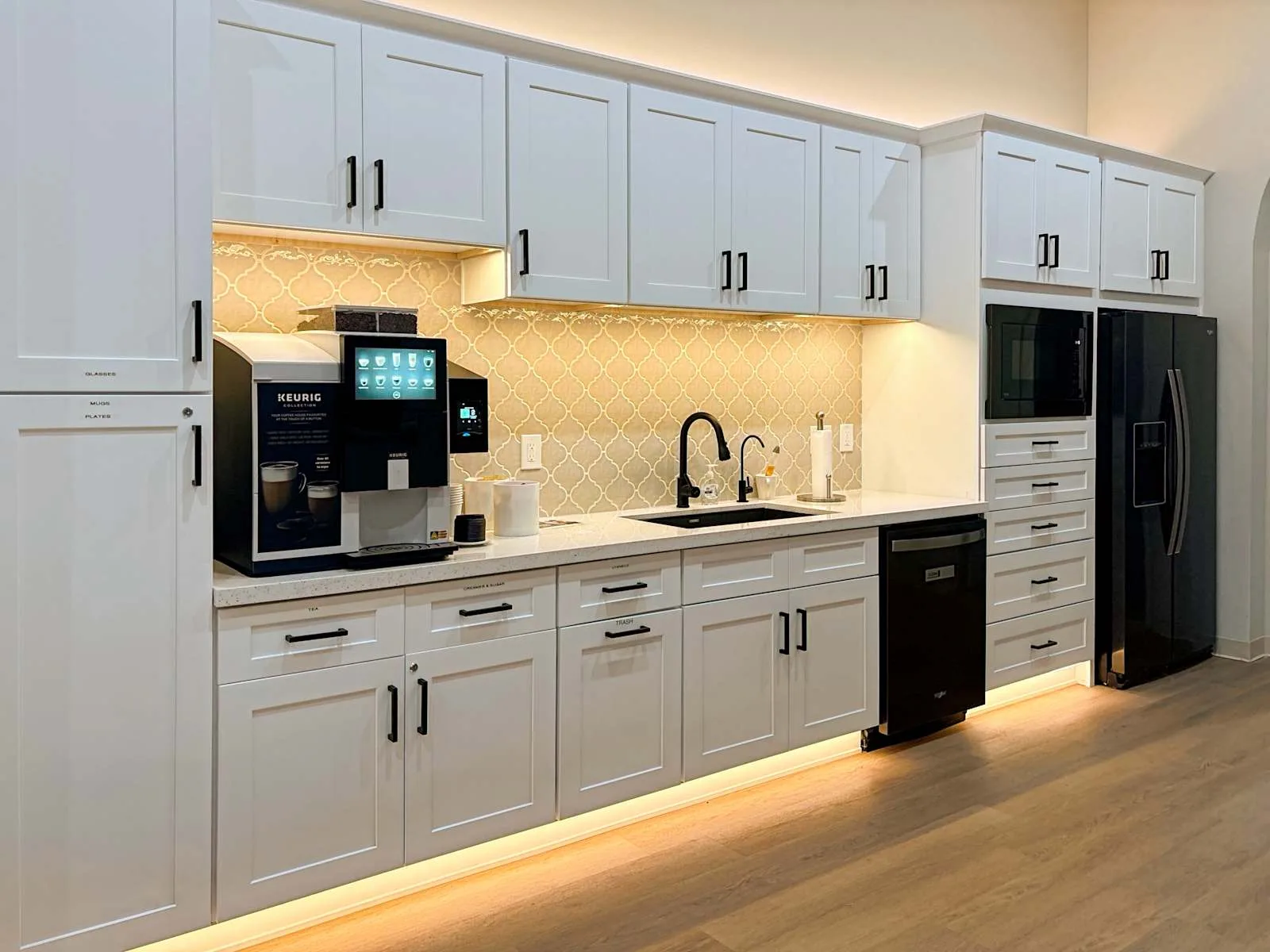 Regus AZ, Gilbert - W Elliot Rd, Kitchen, Gilbert, AZ