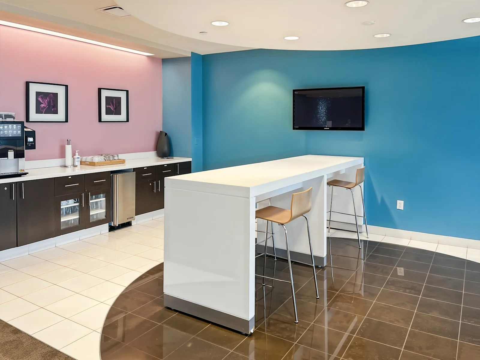 Regus AZ, Phoenix - 24th and Camelback, Kitchen, Phoenix, AZ
