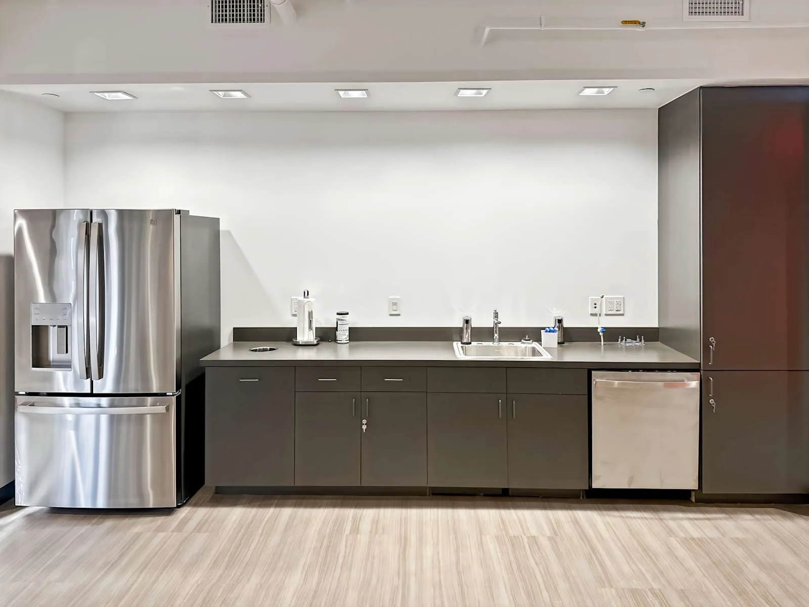 Regus AZ, Phoenix - Clarendon, Kitchen, Phoenix, AZ