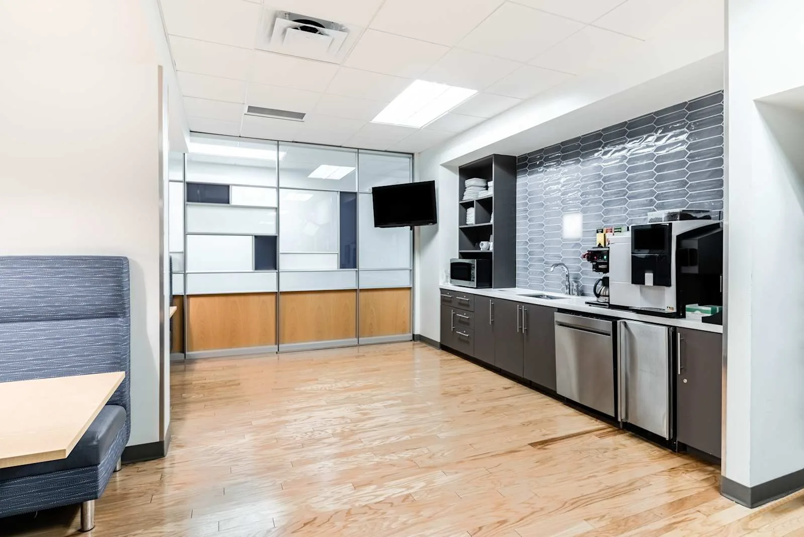 Regus AZ, Phoenix - Washington at Sky Harbor, Kitchen, Phoenix, AZ