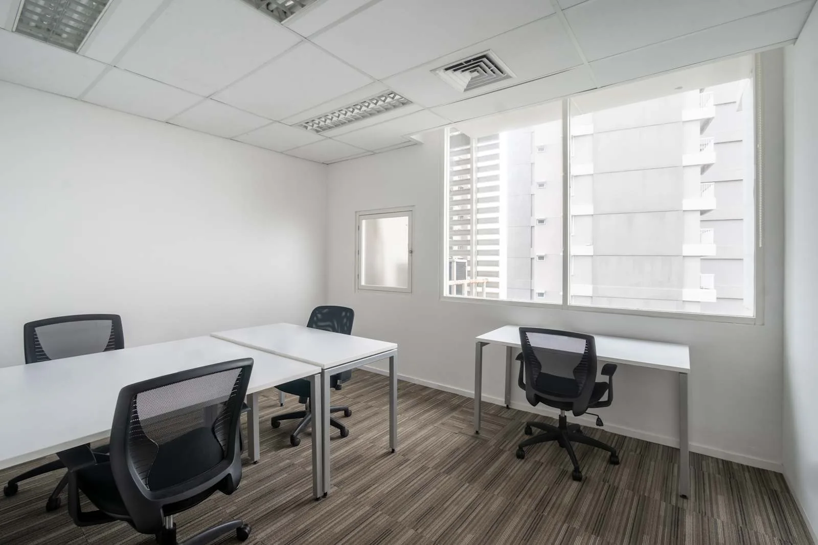 Regus BALIKPAPAN, Panin Tower, Private office, 4 desks, Balikpapan