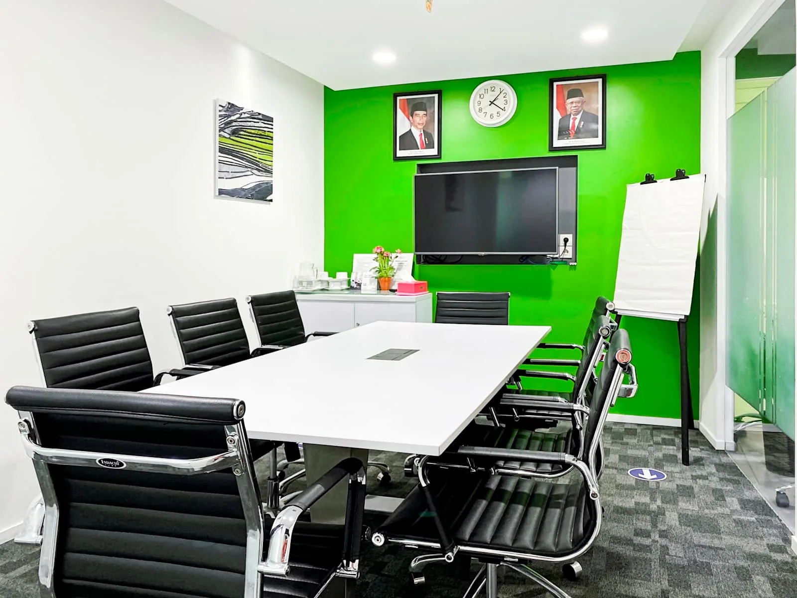 Regus Bandung, Menara Asia Afrika, Meeting room for 8 people, Bandung
