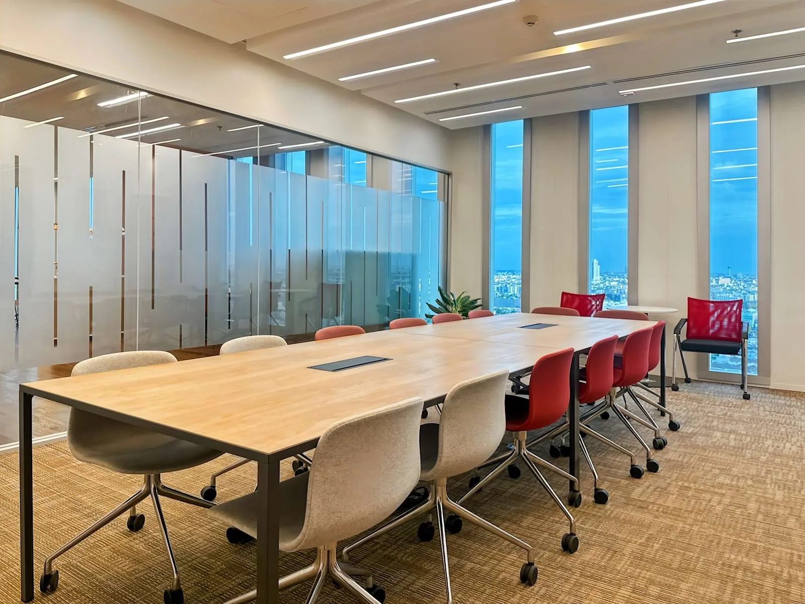 Regus BANGKOK, Bhiraj Tower at Bitec, ห้องประชุมสำหรับ 12 คน, กรุงเทพมหานคร