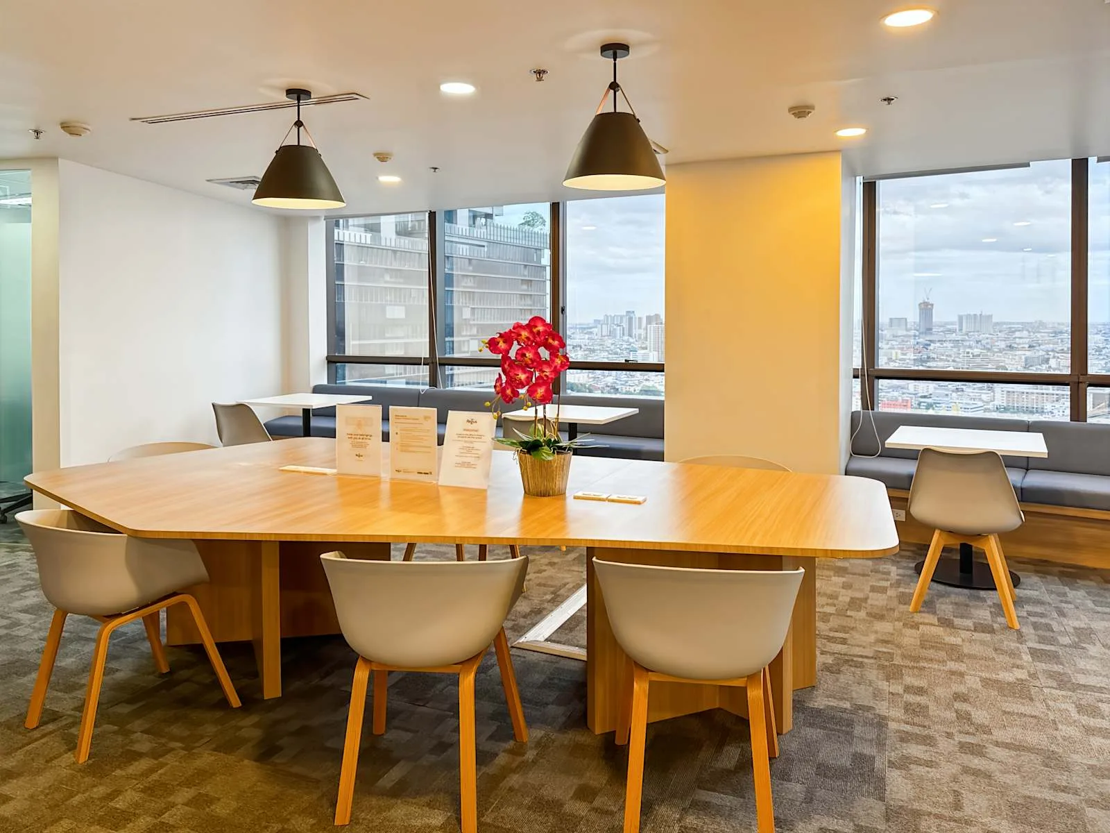 Regus BANGKOK, Chartered Square, Coworking space, Bangkok