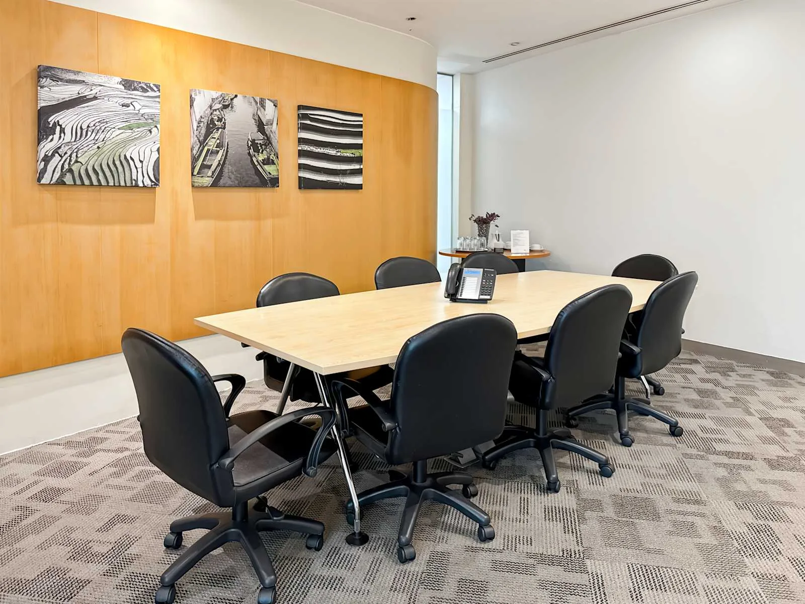 Regus BANGKOK, CRC Tower - All Seasons Place, Meeting room for 8 people, Bangkok