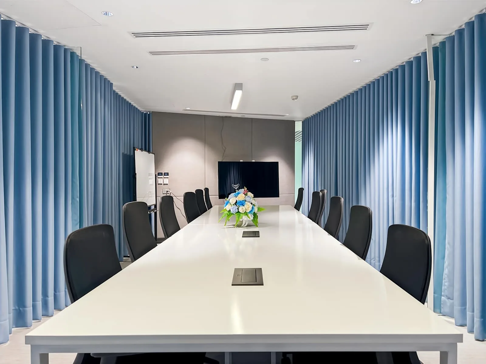 Regus Bangkok, Enco Terminal (EnTer), ห้องประชุมสำหรับ 12 คน, เทศบาลนครนนทบุรี