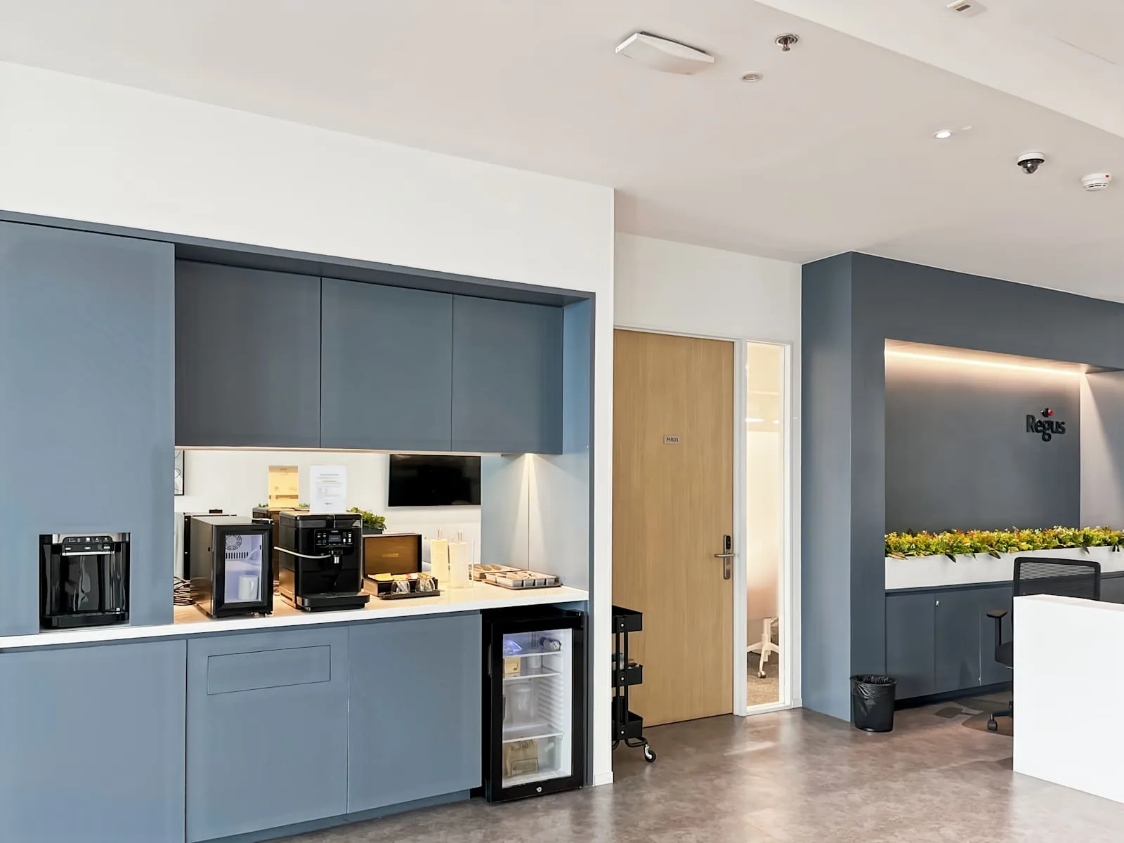 Regus Bangkok, WHA Tower, Kitchen, Samut Prakan