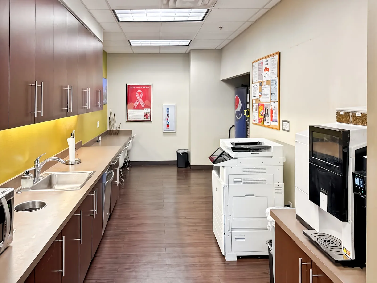 Regus LA, Baton Rouge - Downtown - One American Place, Kitchen, Baton Rouge, LA