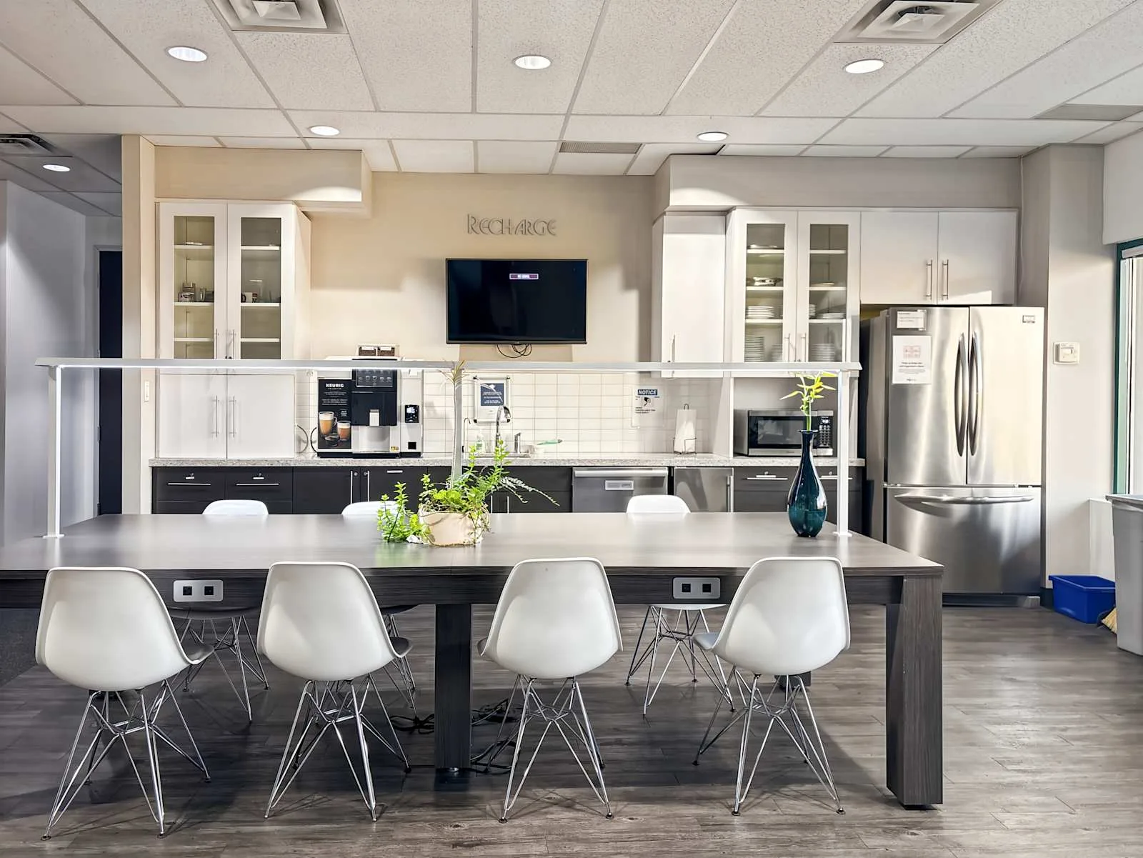 Regus BC, Surrey - King's Cross, Kitchen, Surrey, BC