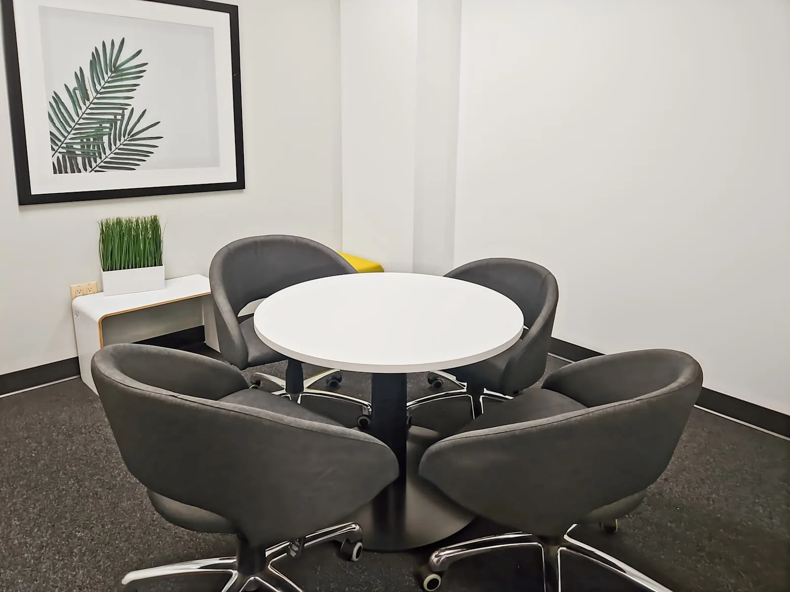 Regus BC, Vancouver - Pacific Centre, Salle de réunion 4 personnes, Vancouver, BC