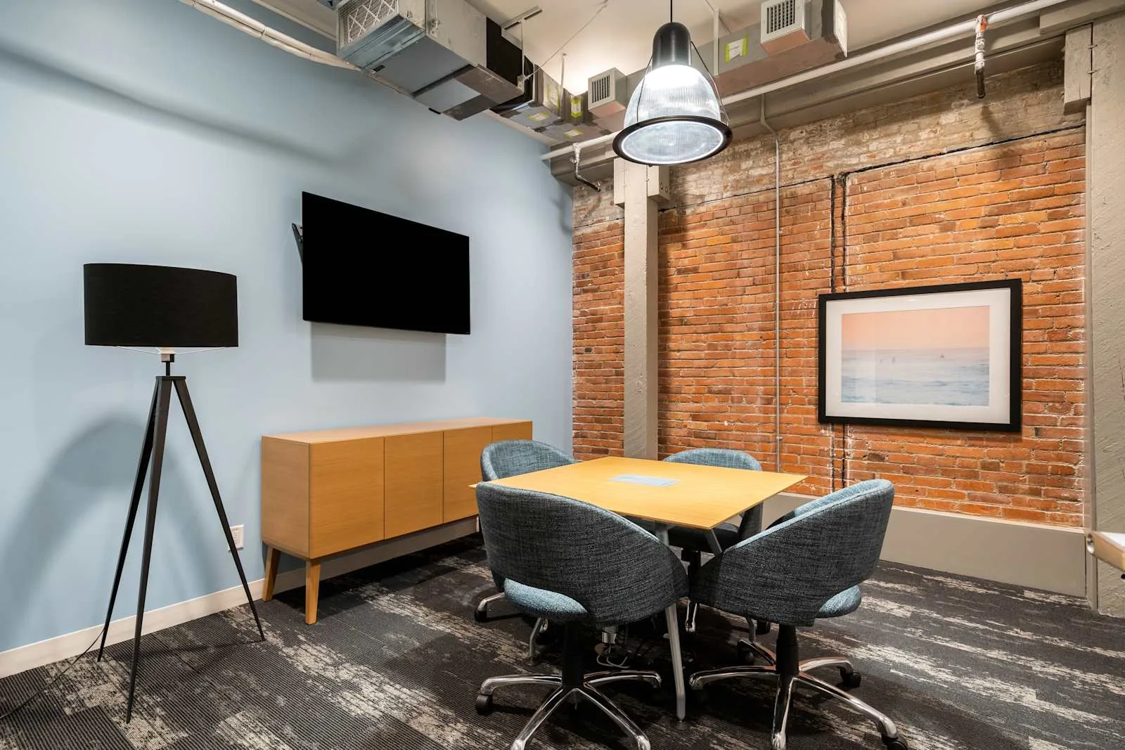 Regus BC, Victoria - Yates, Salle de réunion 4 personnes, Victoria, BC