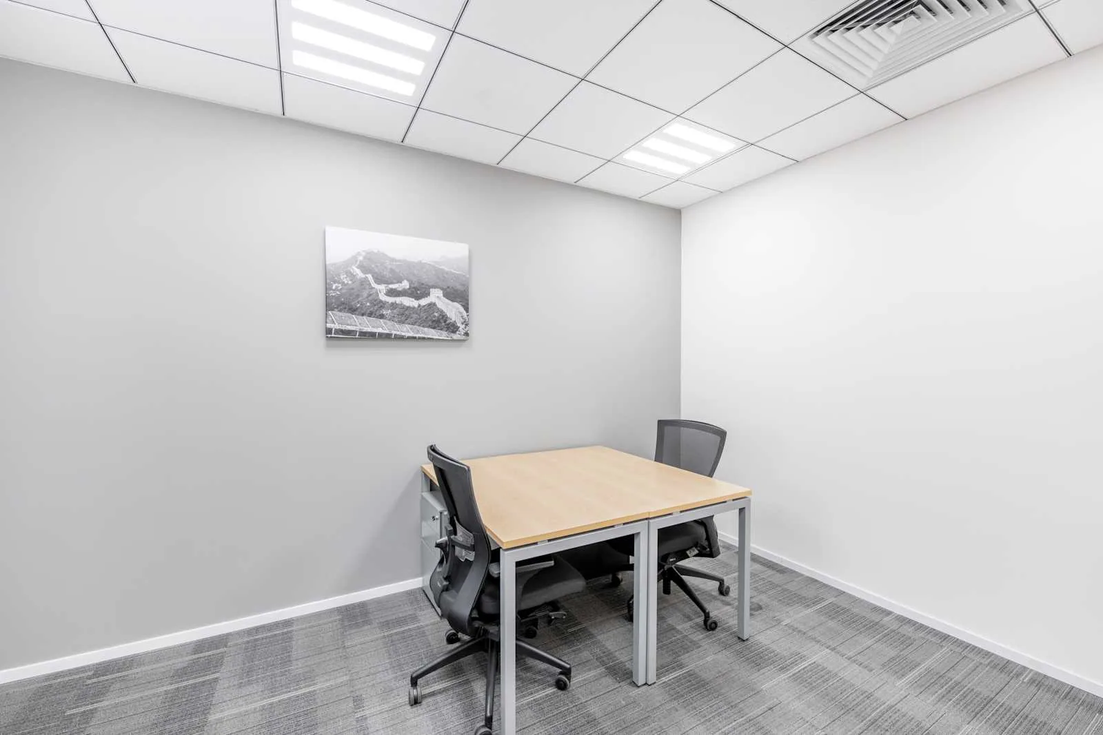 Regus BEIJING, China Life - West、2个工位的独立办公室、北京市
