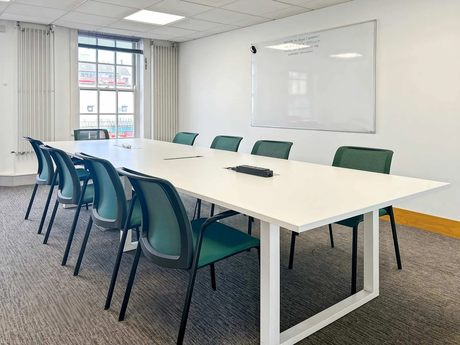 Regus BELFAST, Cathedral Quarter, Salle de réunion 9 personnes, Belfast