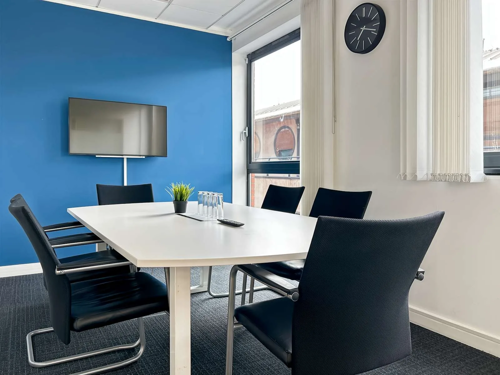 Regus BELFAST, City Centre, Meeting room for 6 people, Belfast