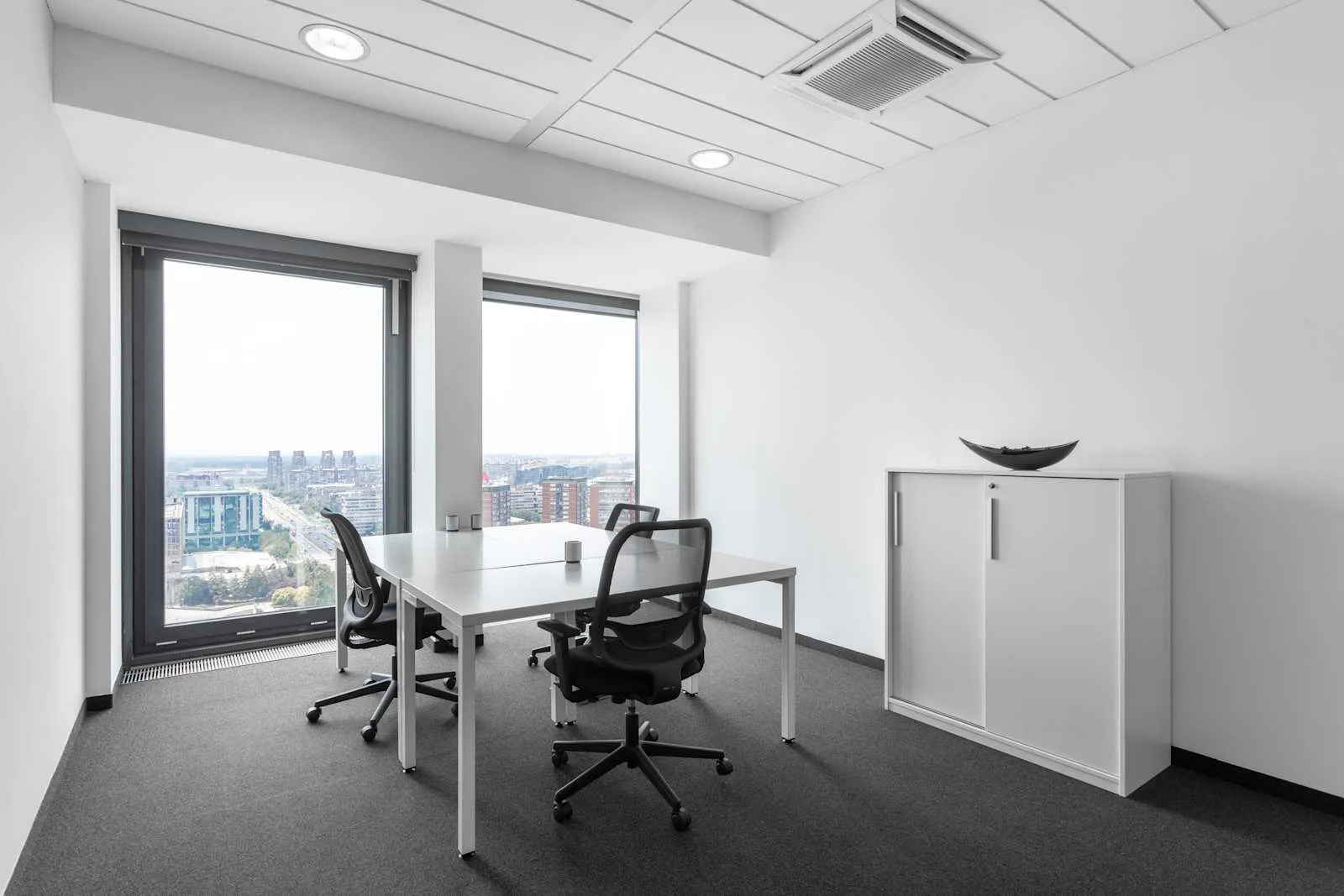 Regus BELGRADE, USCE Tower, Private office, 4 desks, Beograd