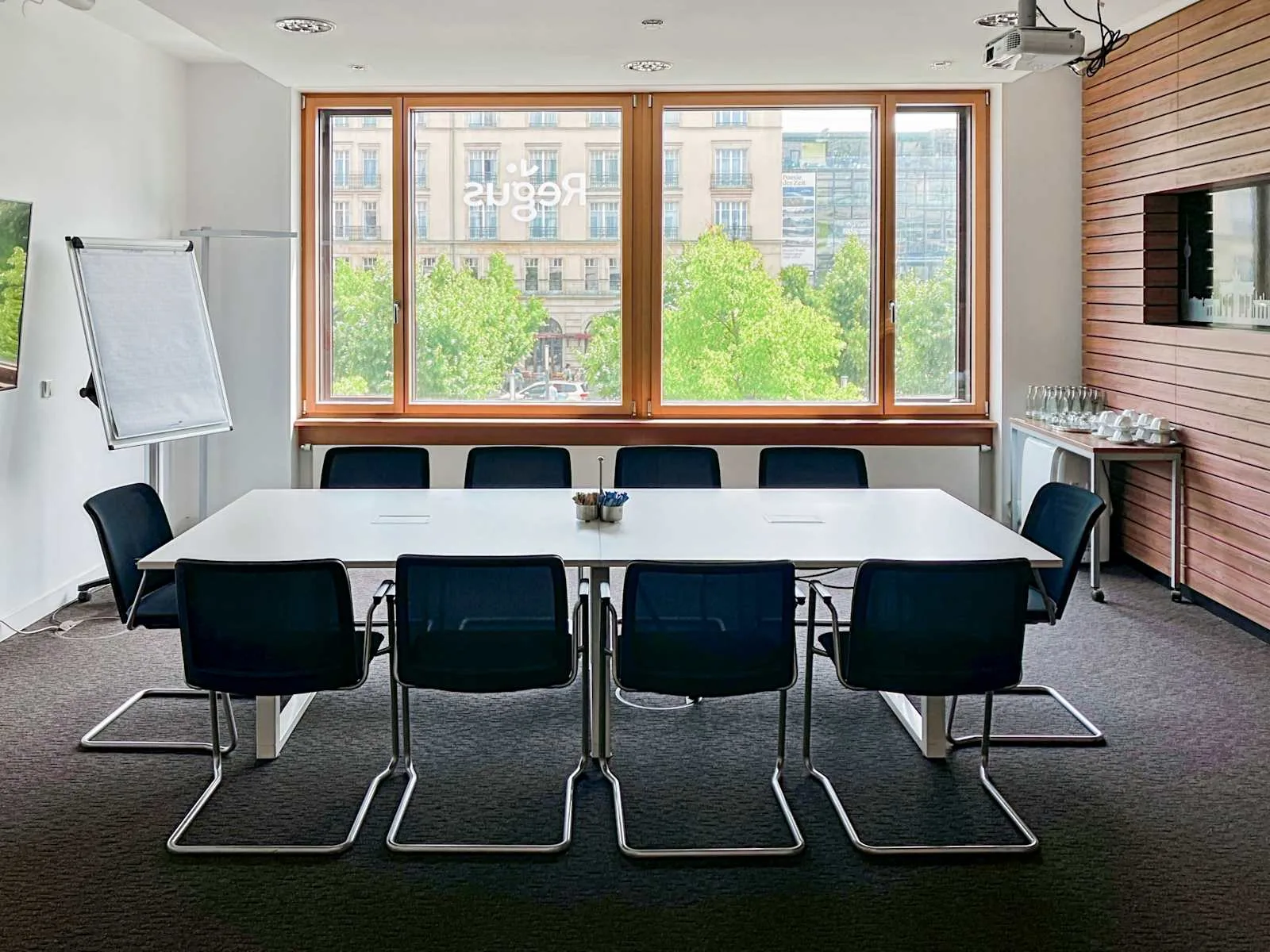 Regus BERLIN, Am Brandenburger Tor, Meeting room for 10 people, Berlin