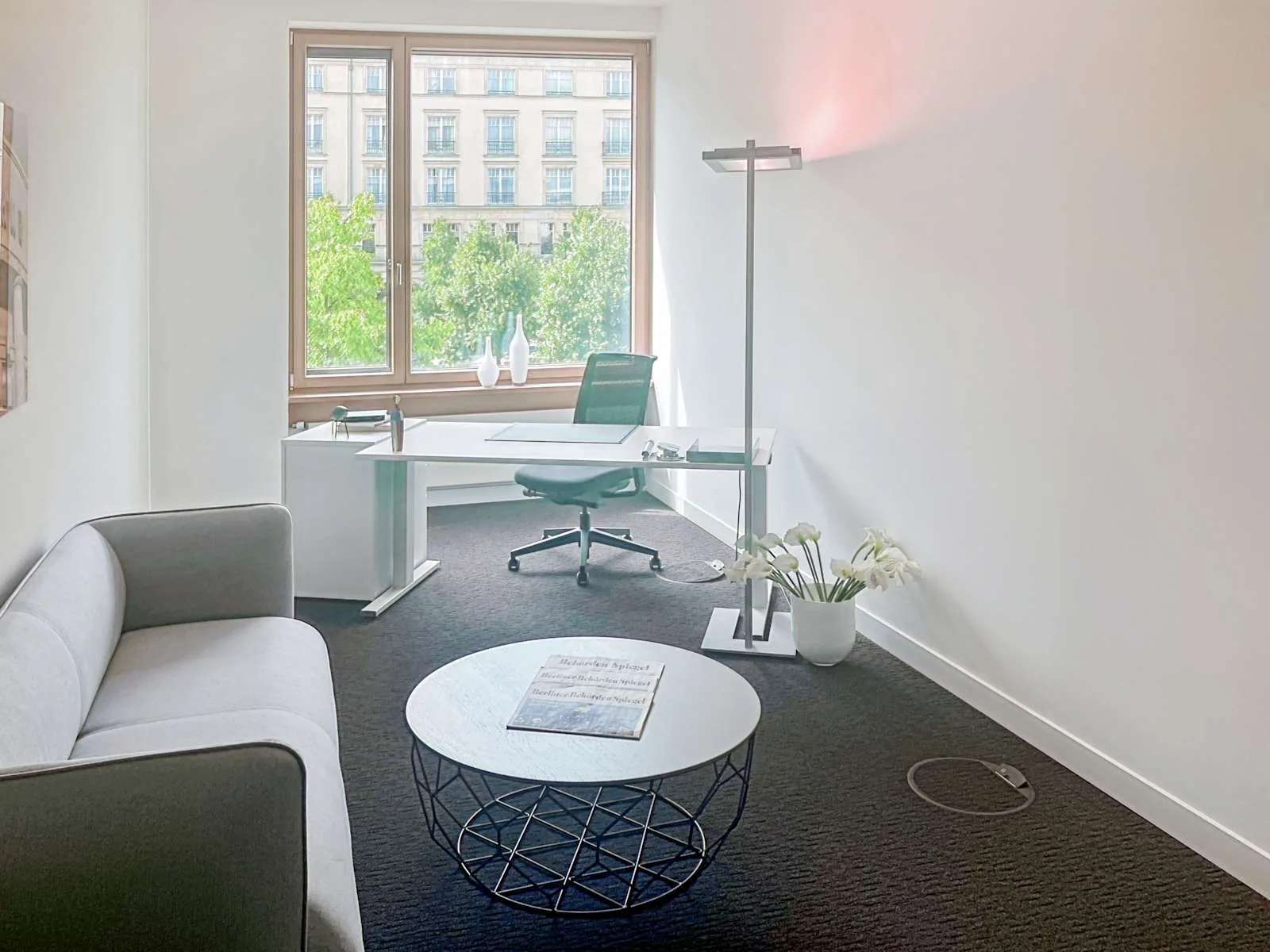 Regus BERLIN, Am Brandenburger Tor, Private office, 1 desk, Berlin