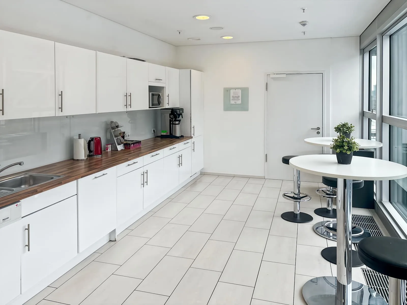 Regus BERLIN, Berlin Hauptbahnhof, Kitchen, Berlin
