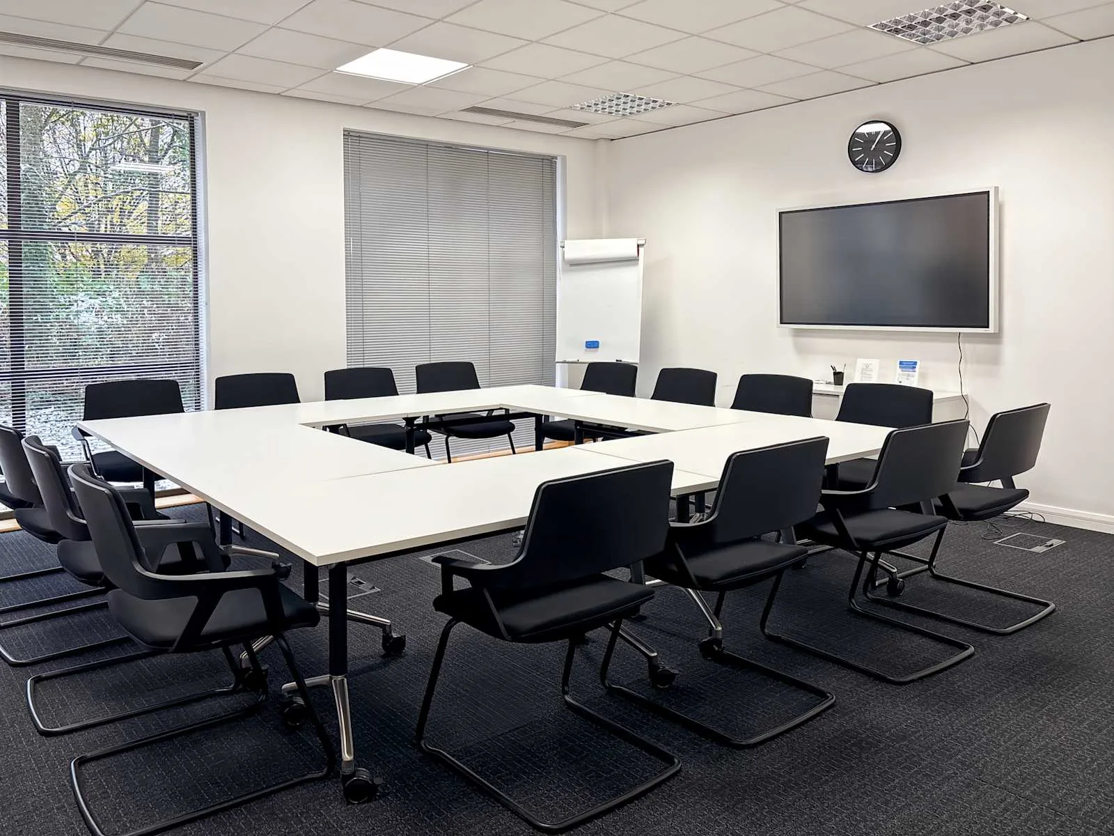 Regus BIRMINGHAM, Blythe Valley Park, Salle de réunion 13 personnes, Solihull