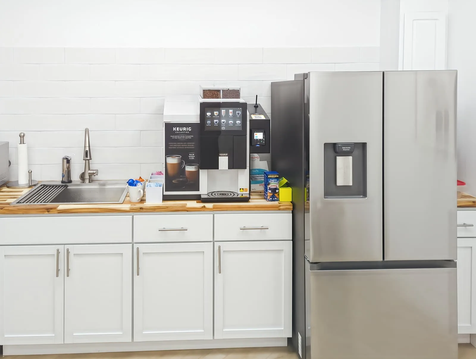 Regus IN, Bloomington - 3rd St, Kitchen, Bloomington, IN