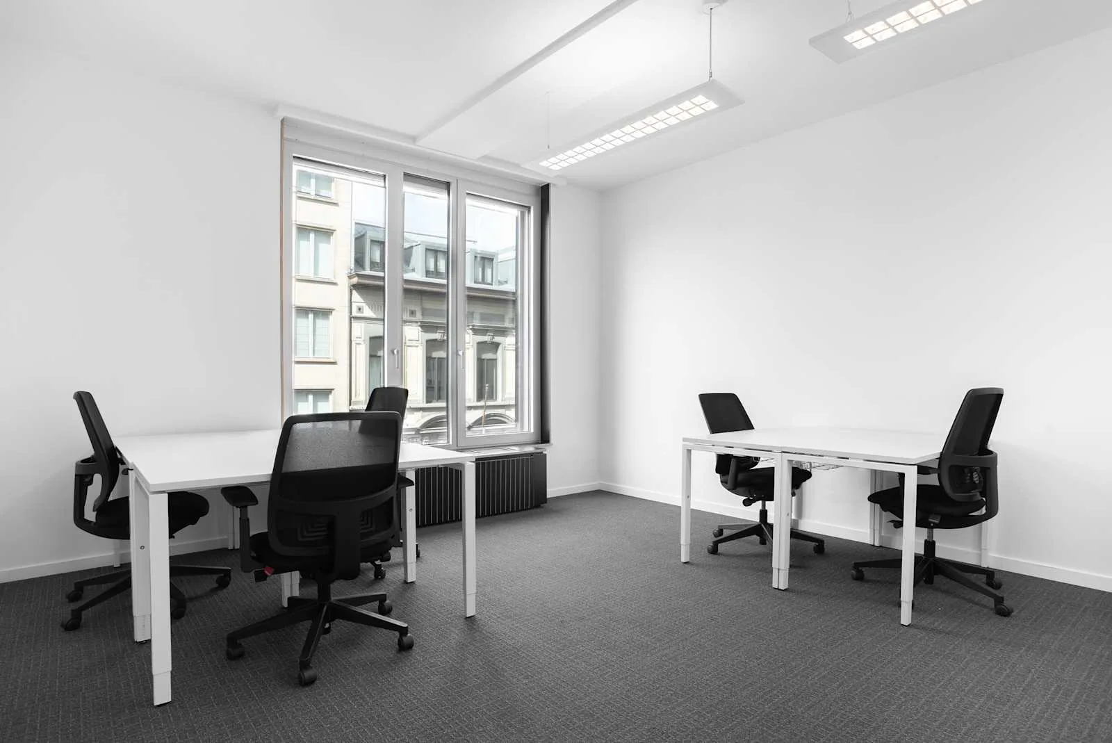 Regus BRUSSELS, Louise Centre, Privékantoor met 6 werkplekken, Brussel