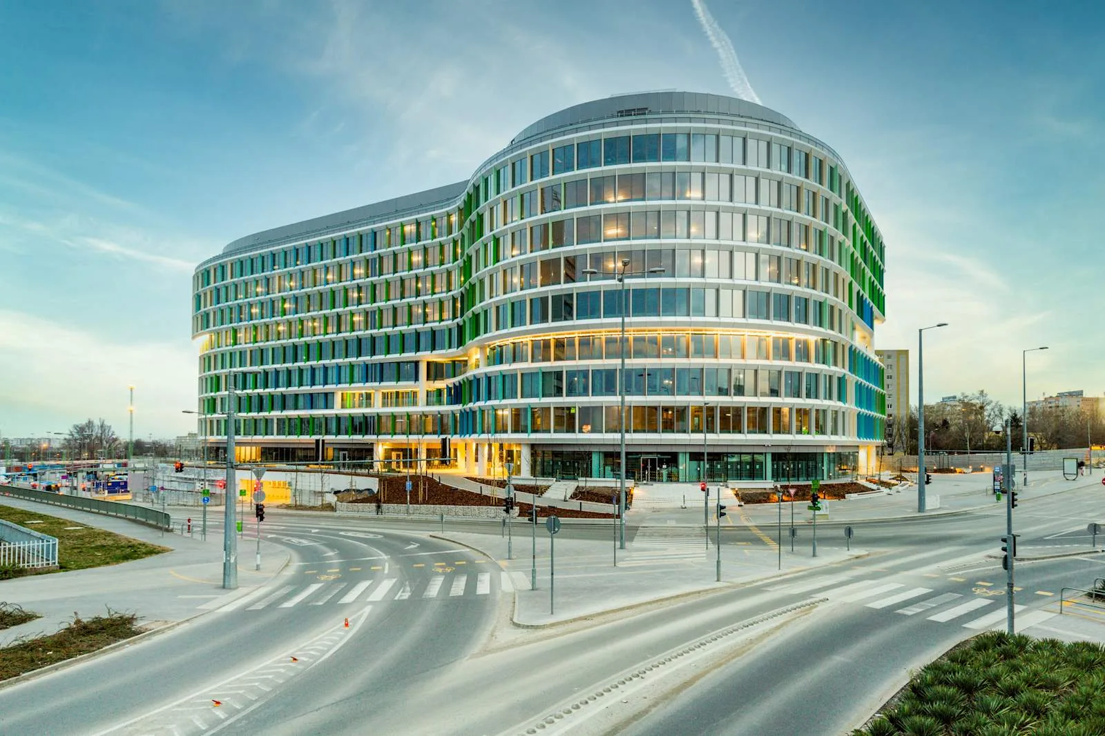 Regus BUDAPEST, BudapestOne Centre, Building facade, Budapest