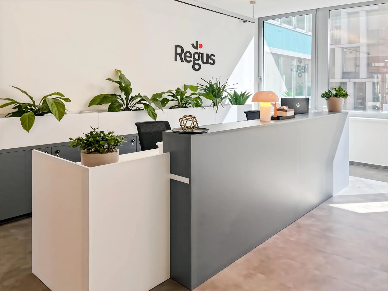 Regus Budapest, Budapest Infopark, Recepció, Budapest