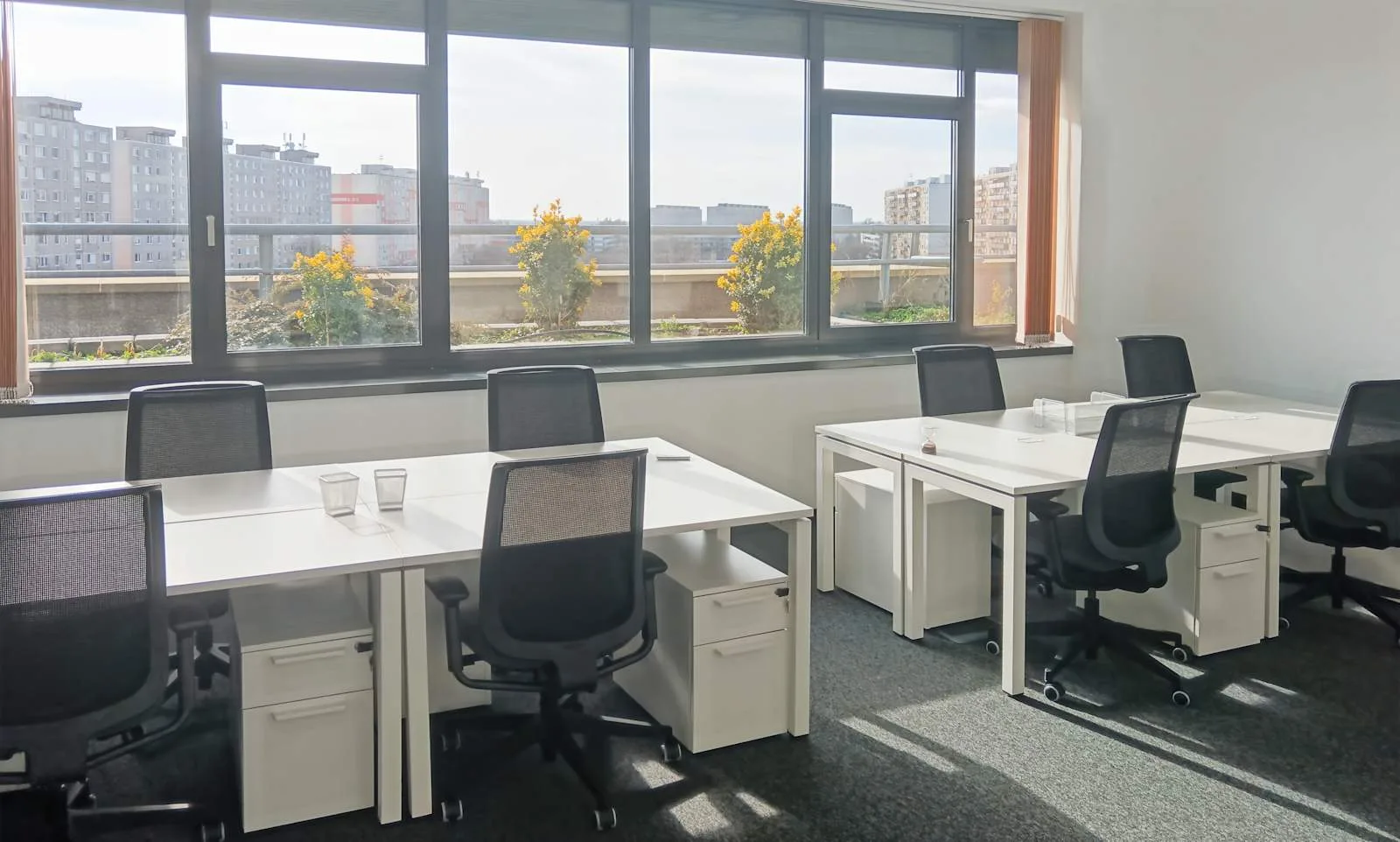 Regus Budapest, Koki Offices, Külön iroda 8 munkaállomással, Budapest