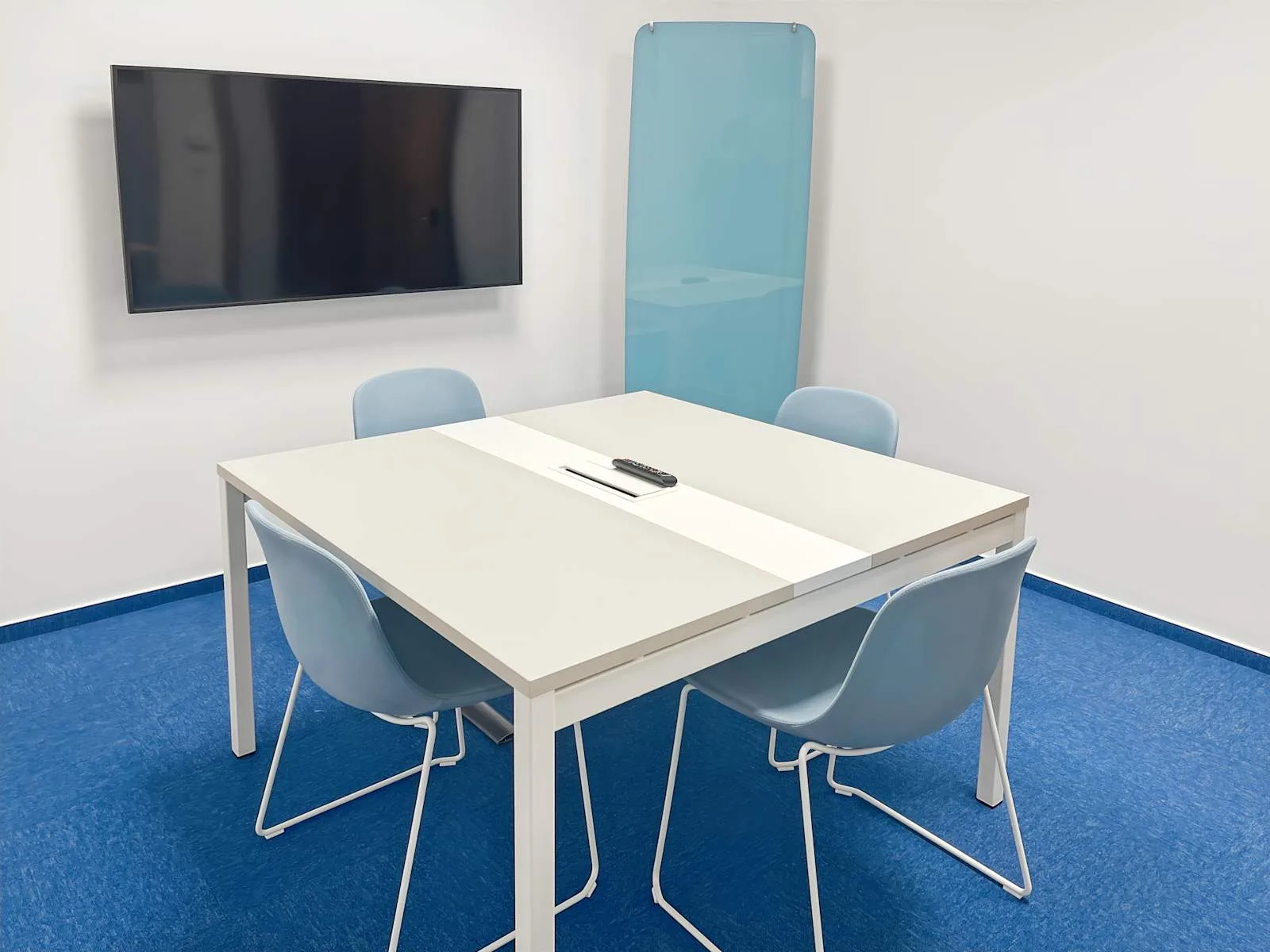Regus Budapest, Madarász Office Park, Meeting room for 4 people, Budapest