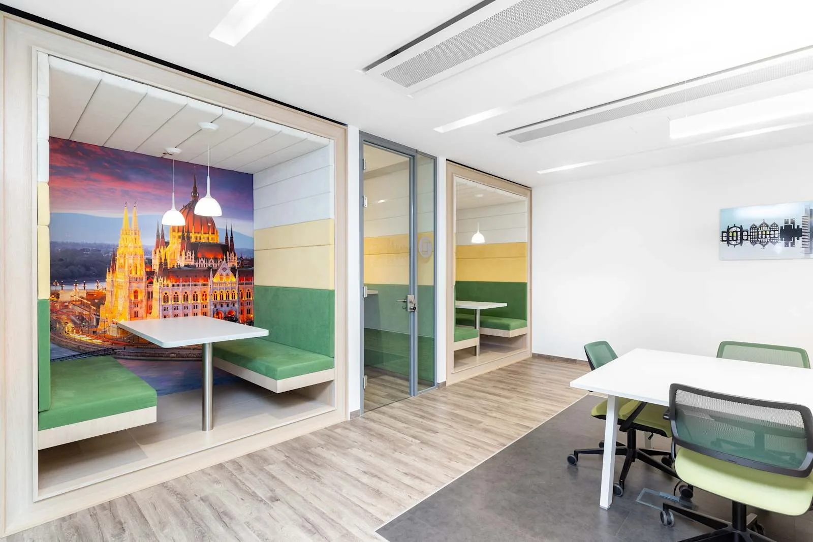 Regus BUDAPEST, MillPark Centre, Phone booth, Budapest