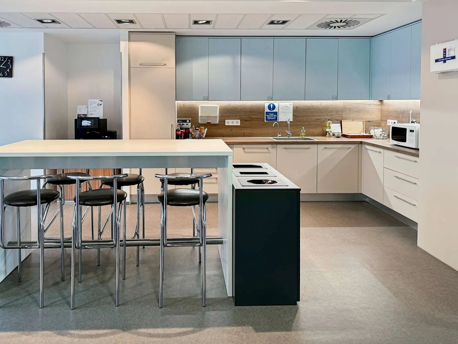 Regus BUDAPEST, Ujbuda Allee Corner, Kitchen, Budapest