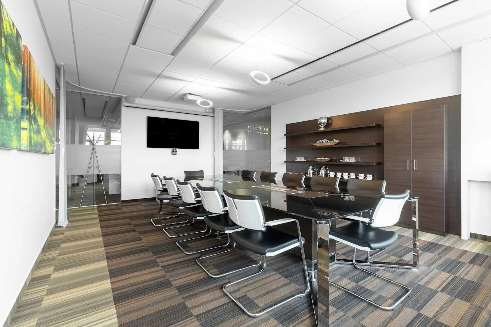 Regus BUDAPEST, West End, Tárgyaló 14 főre, Budapest