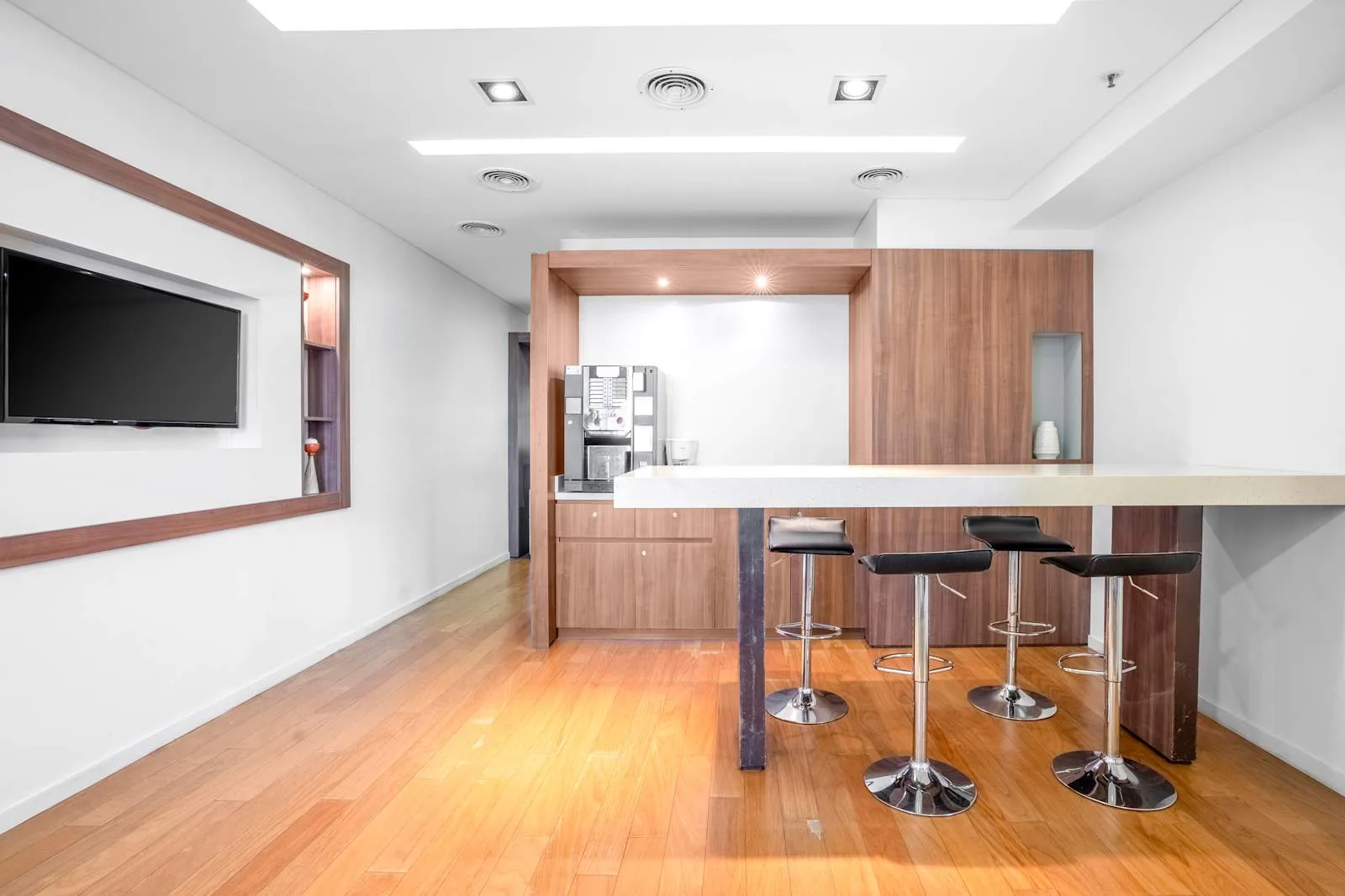 Regus BUENOS AIRES, Al Rio, Kitchen, Buenos Aires